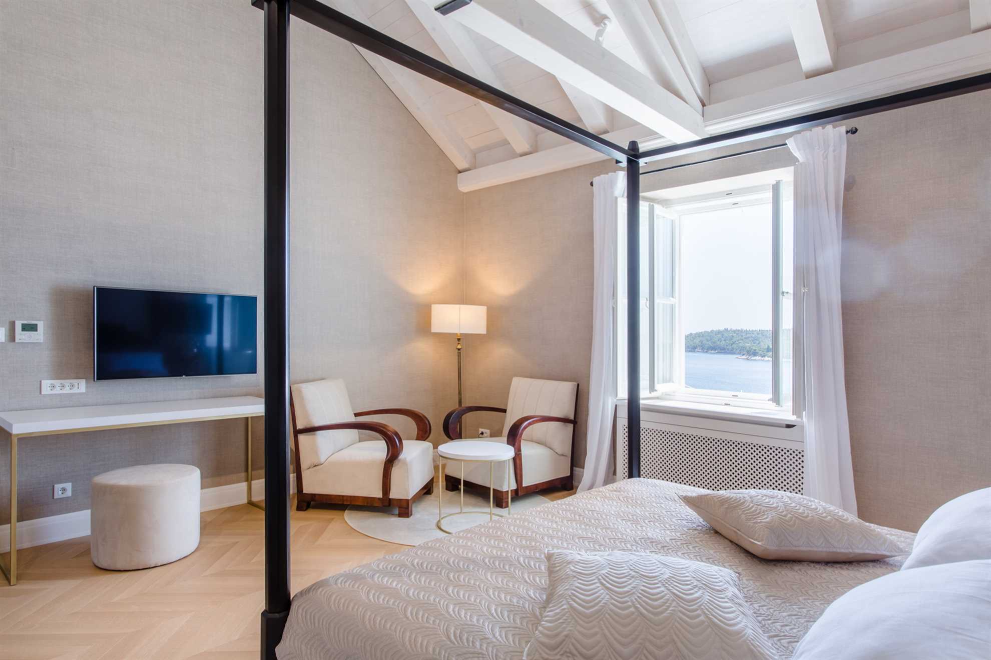Villa Empress with Heated Pool