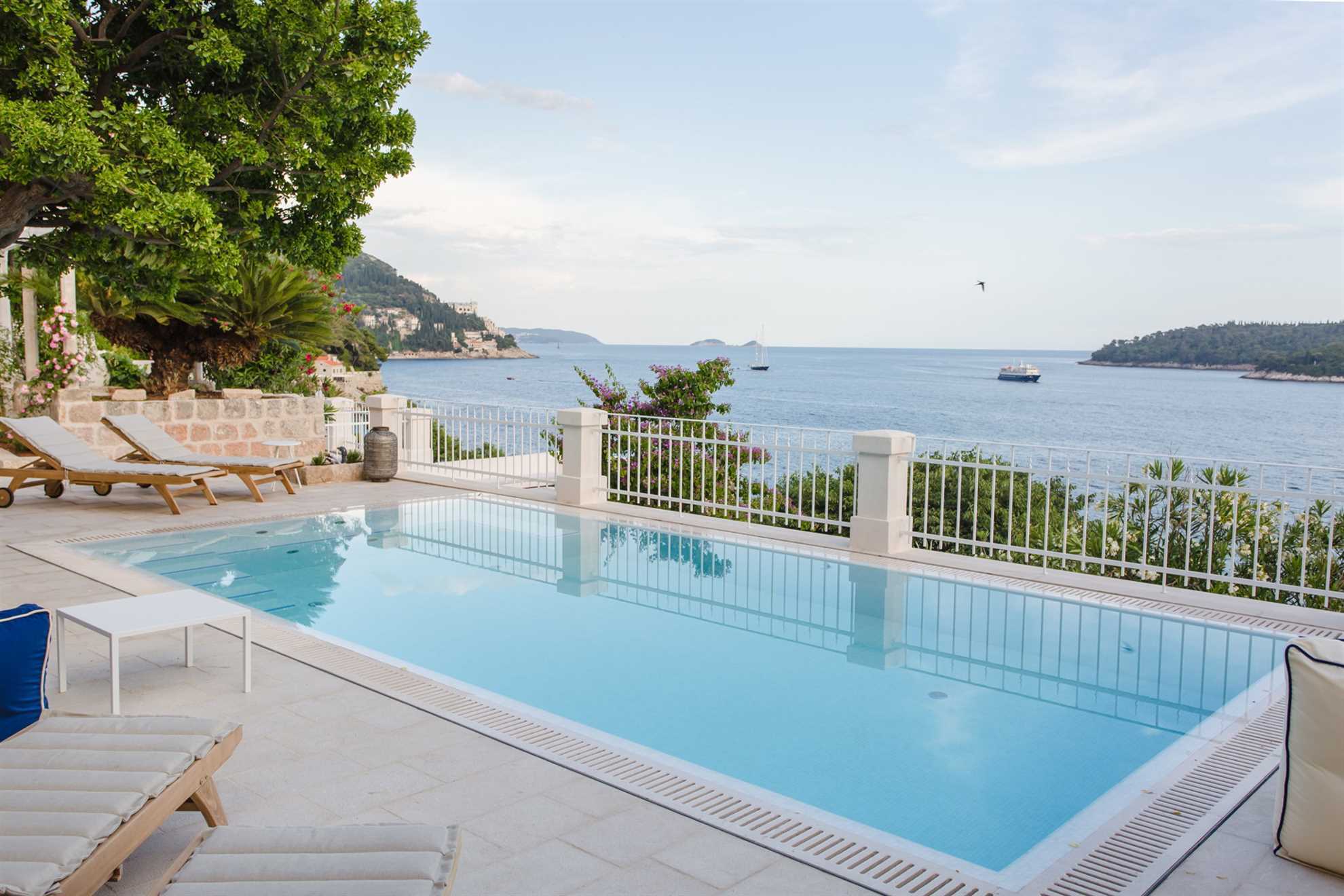 Villa Empress with Heated Pool