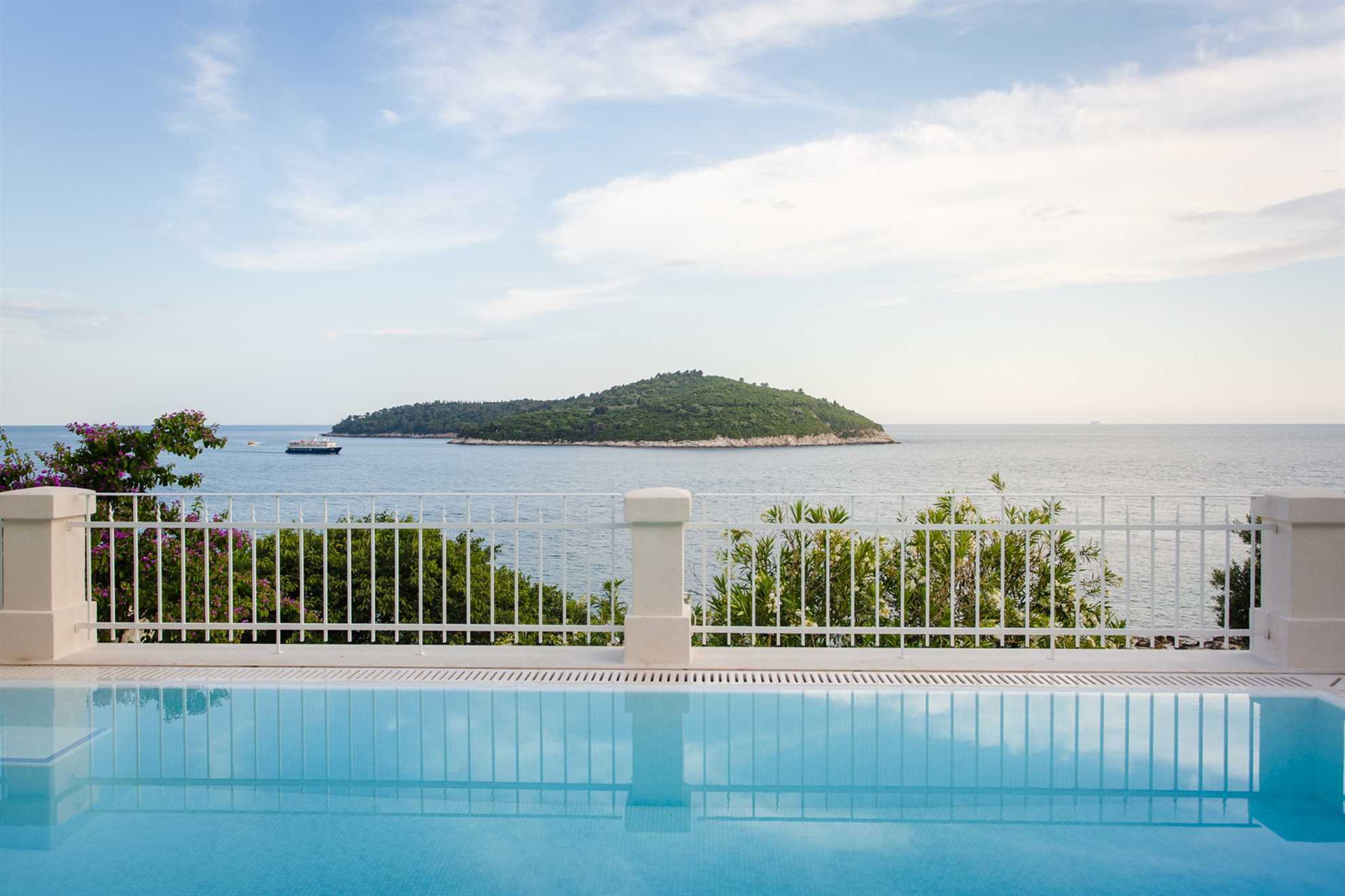 Villa Empress with Heated Pool