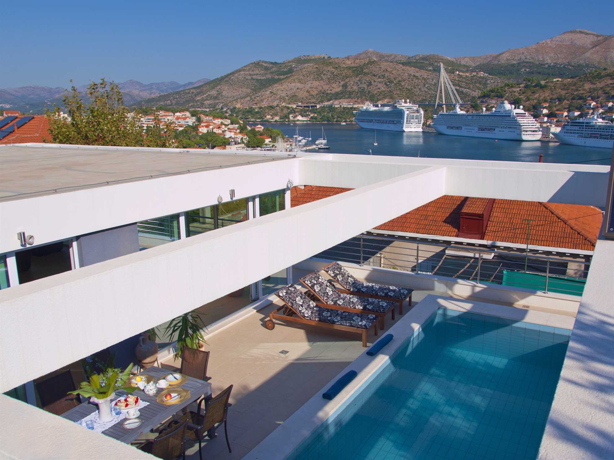 Villa Marinera with Pool