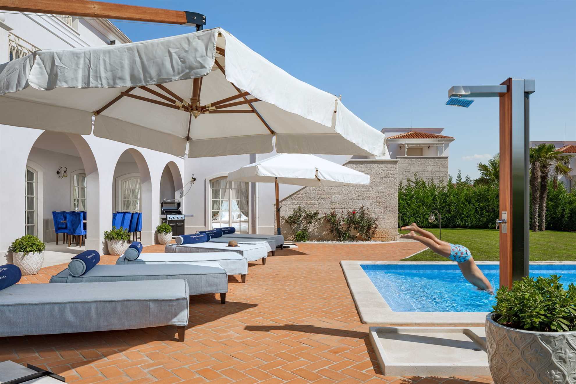 Villa Palazzo di Hermitage with Pool