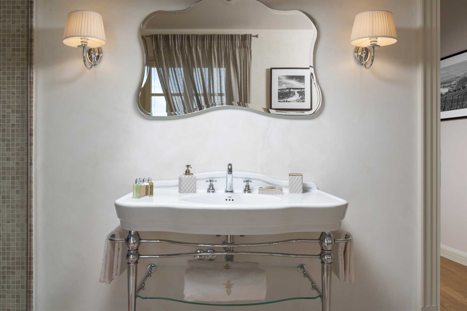Villa Palazzo di Hermitage with Pool
