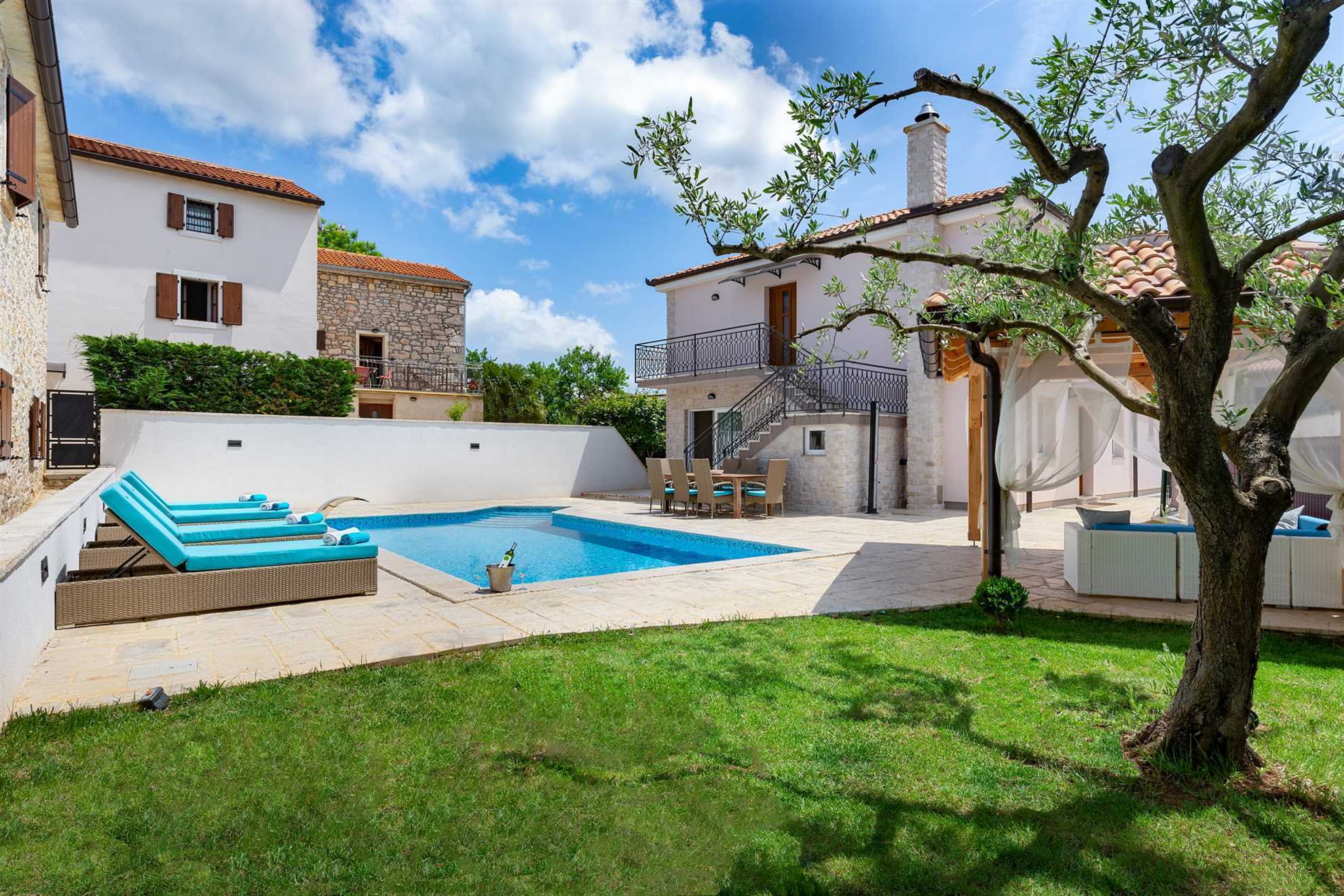 Villa Destiny with Pool