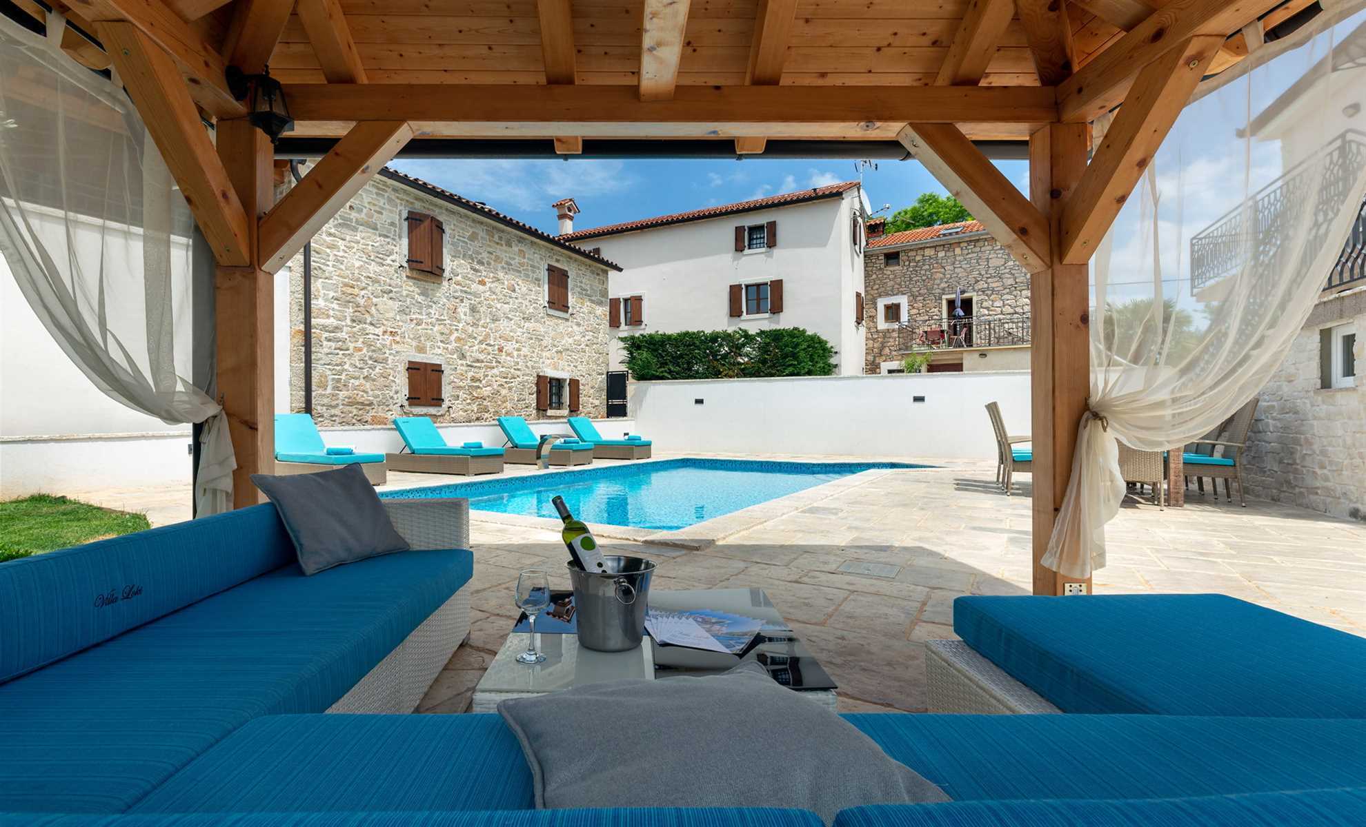 Villa Destiny with Pool