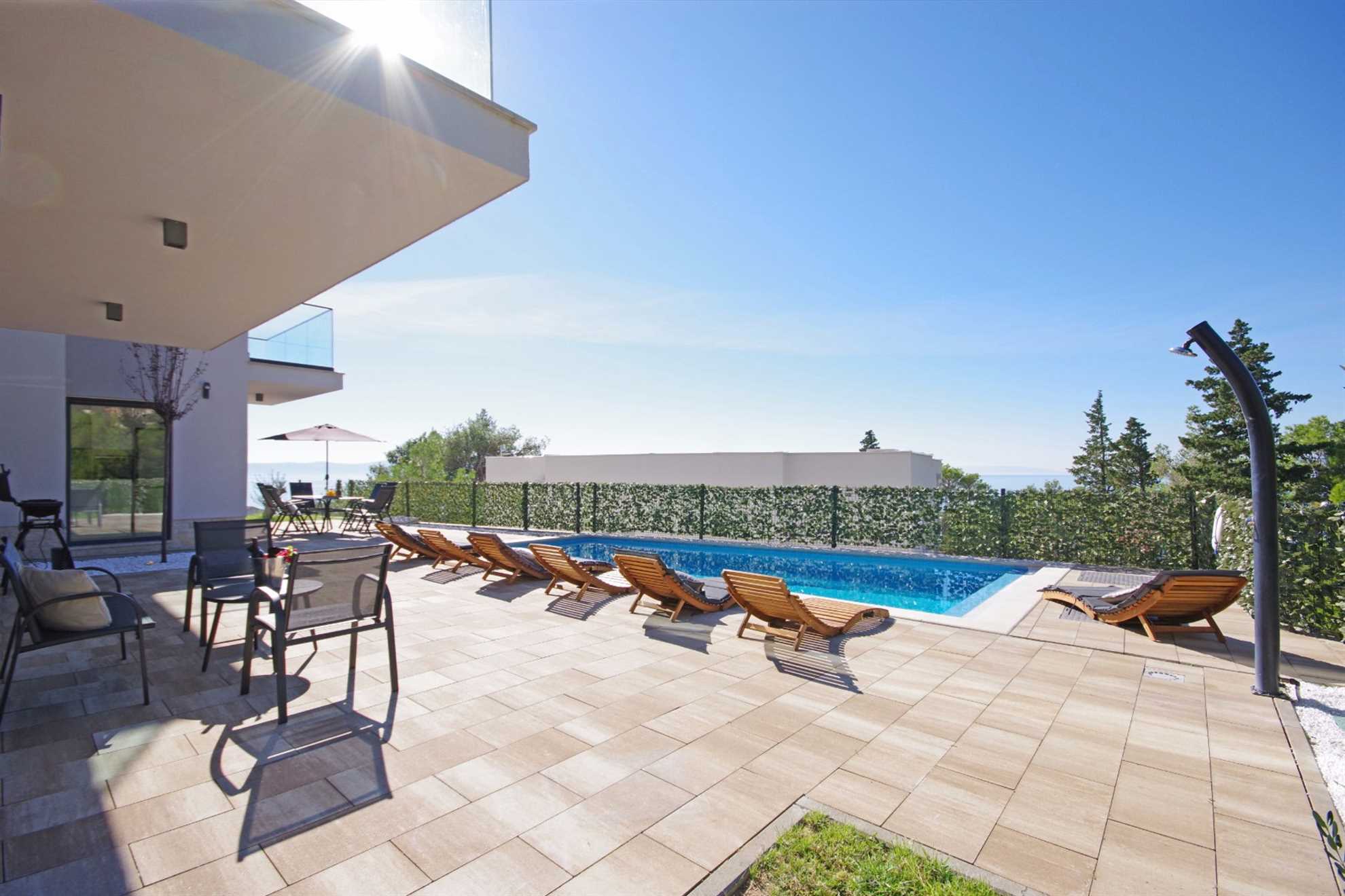 Villa Vert with Heated Pool