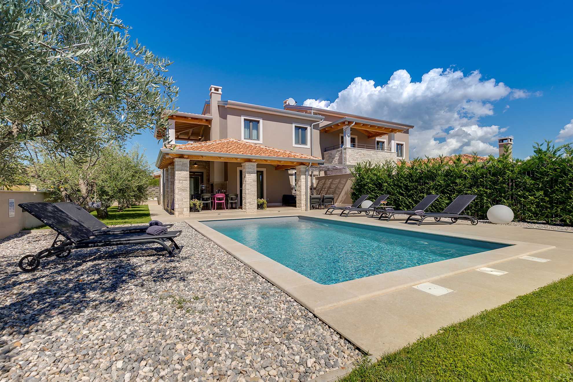 Villa Lyan with Swimming Pool