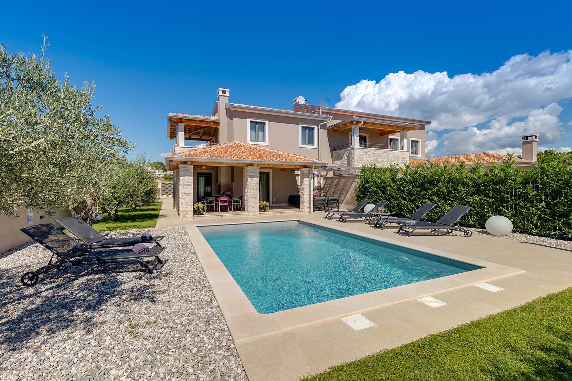 Villa Lyan with Swimming Pool