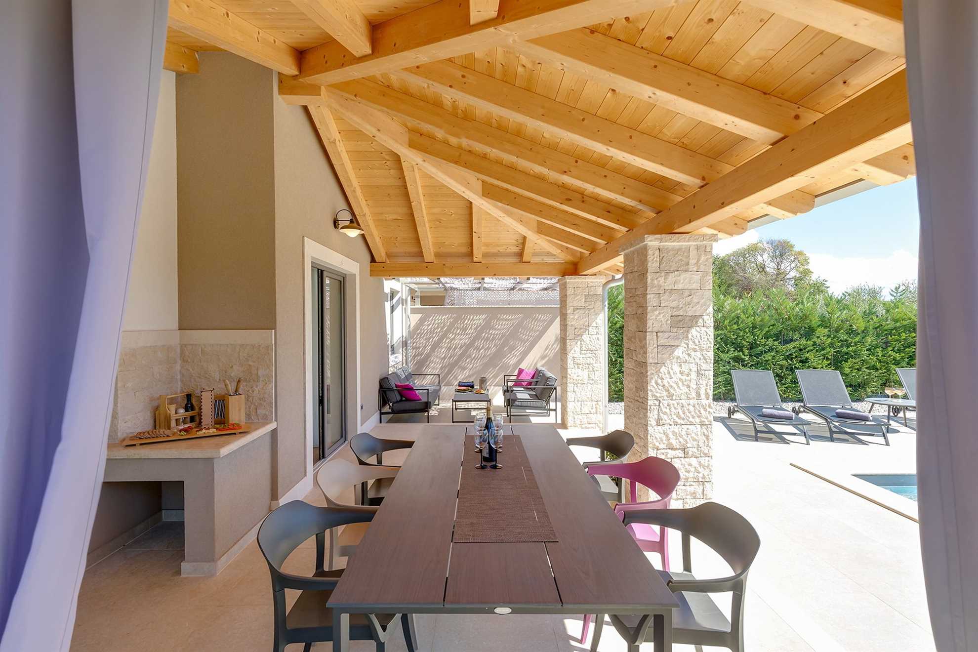 Villa Lyan with Swimming Pool