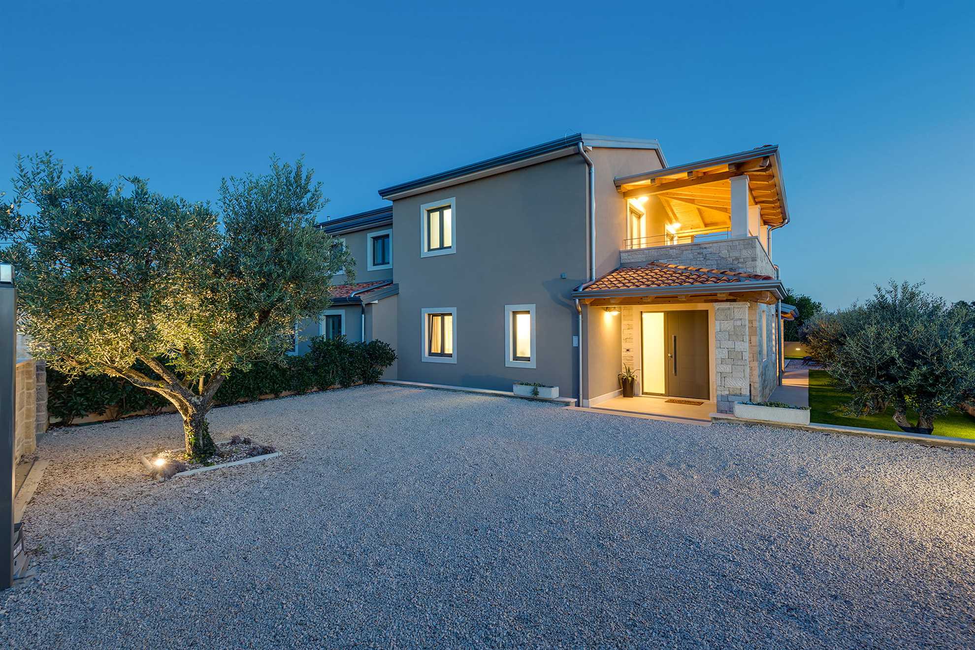 Villa Lyan with Swimming Pool