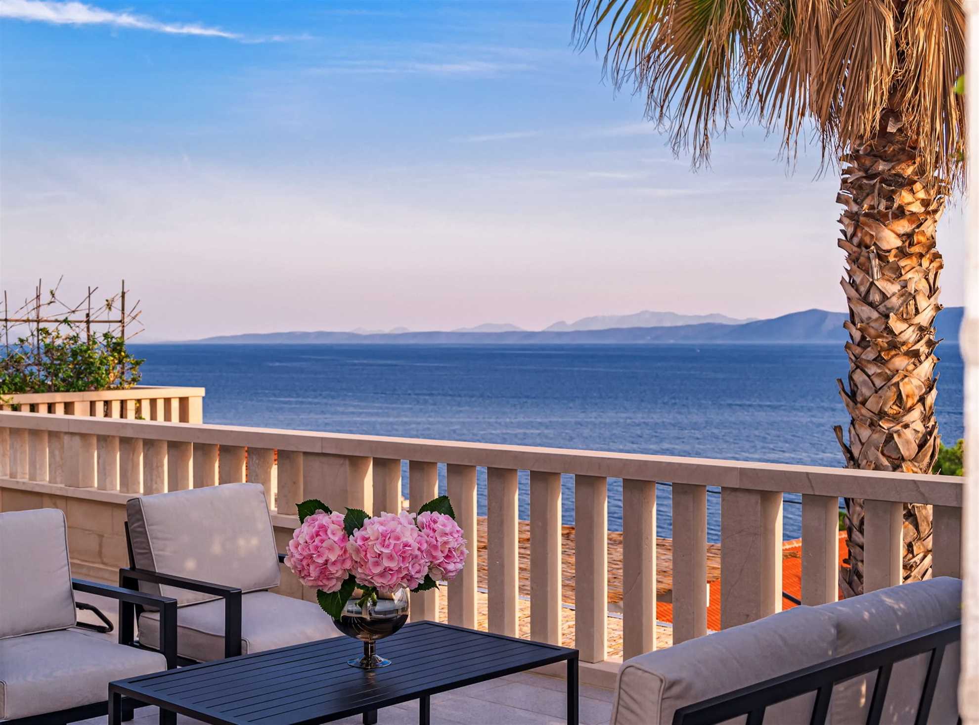 Villa Maritime with Infinity Pool