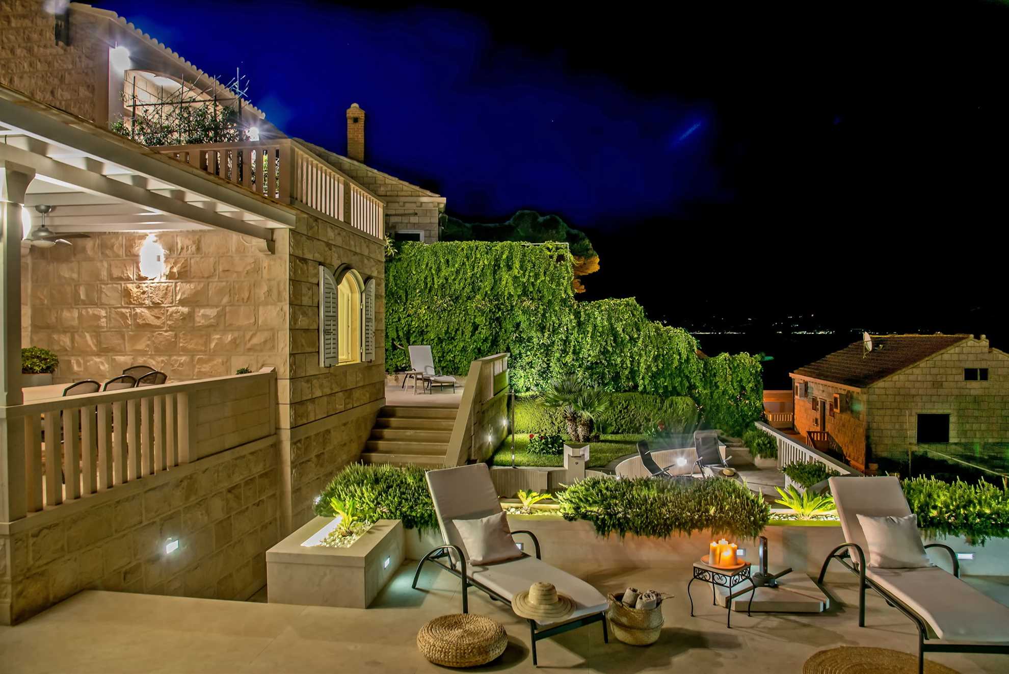 Villa Maritime with Infinity Pool