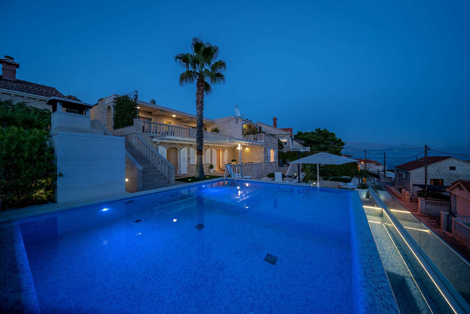 Villa Maritime with Infinity Pool