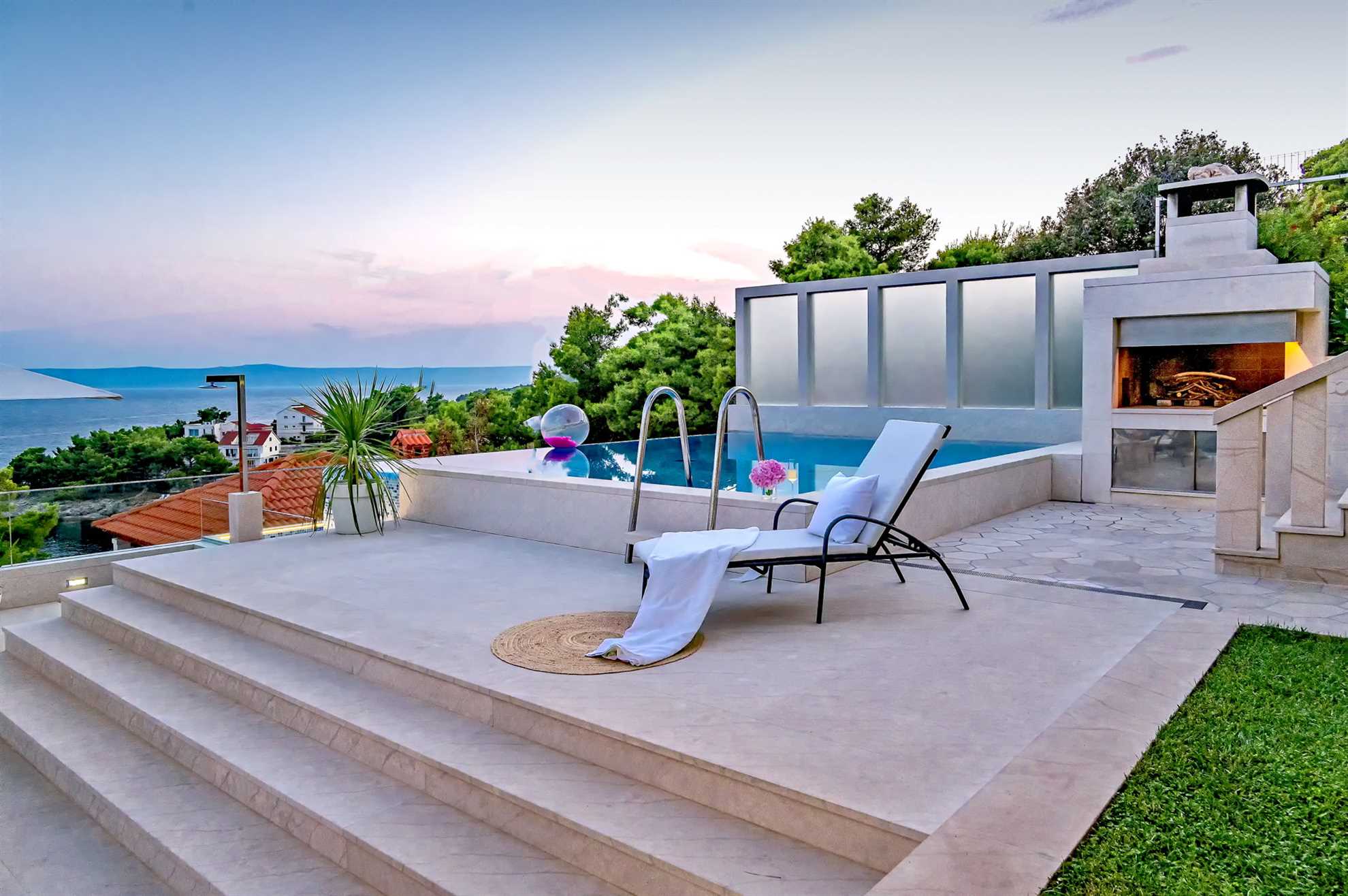 Villa Maritime with Infinity Pool