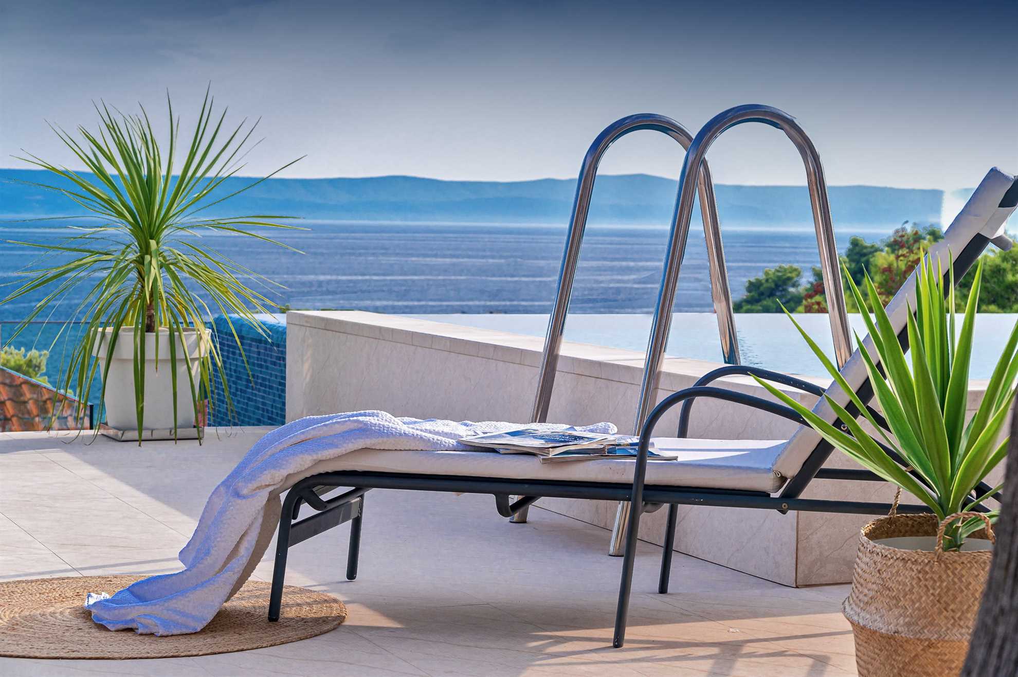 Villa Maritime with Infinity Pool
