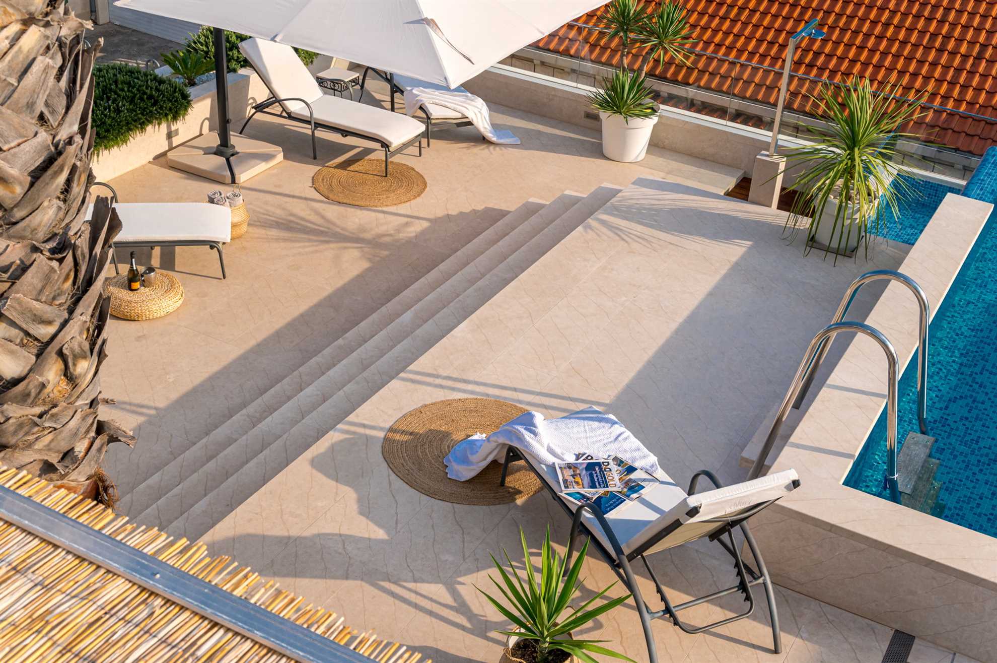 Villa Maritime with Infinity Pool