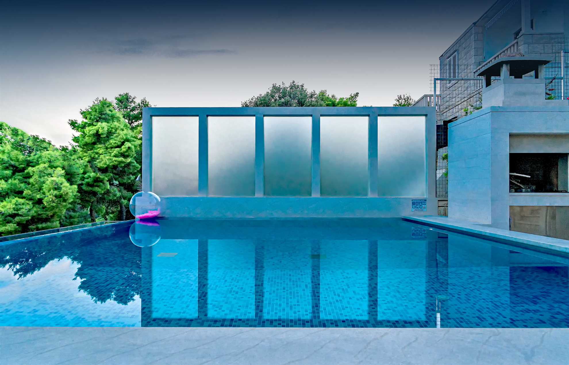 Villa Maritime with Infinity Pool