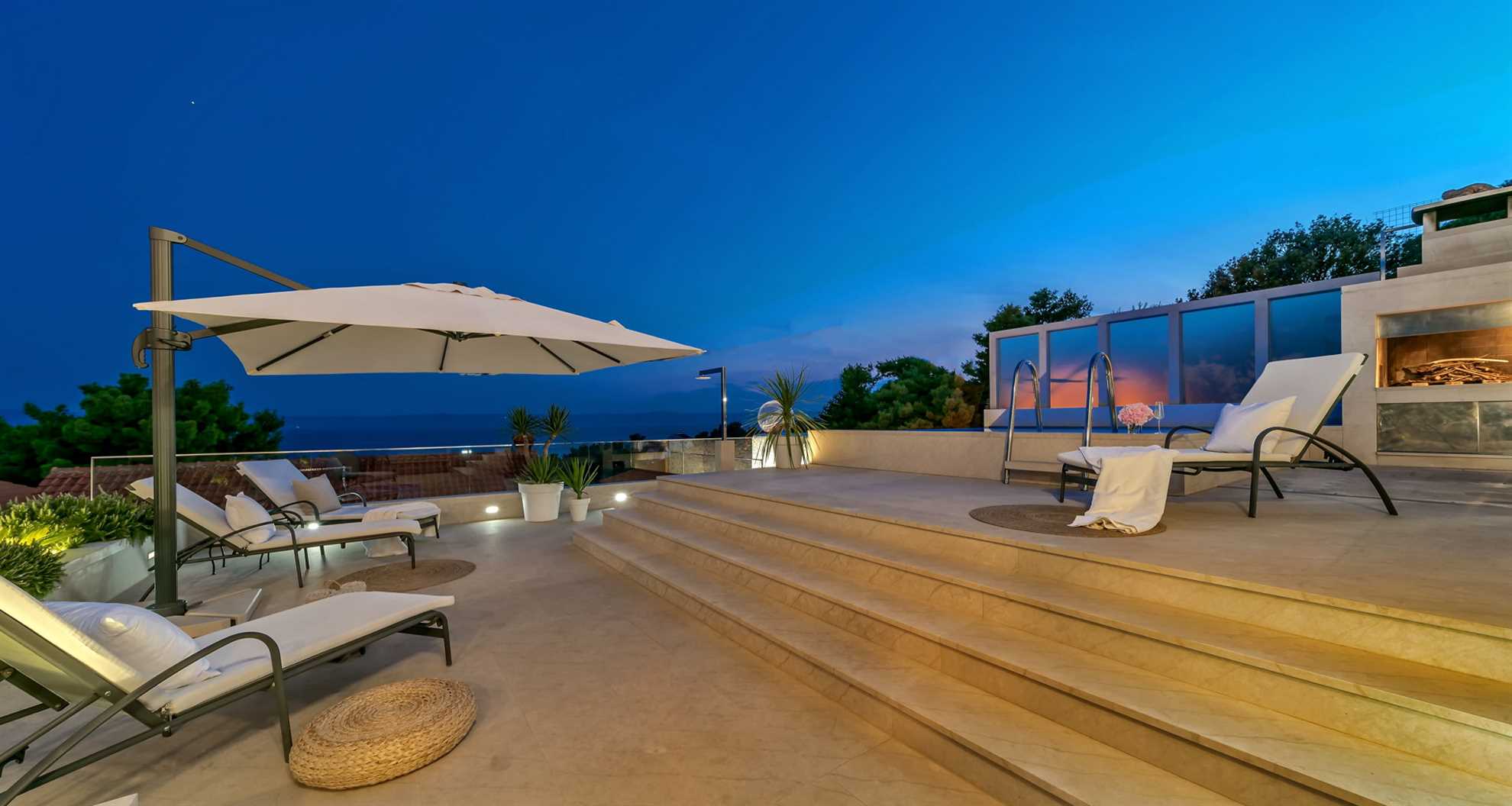 Villa Maritime with Infinity Pool