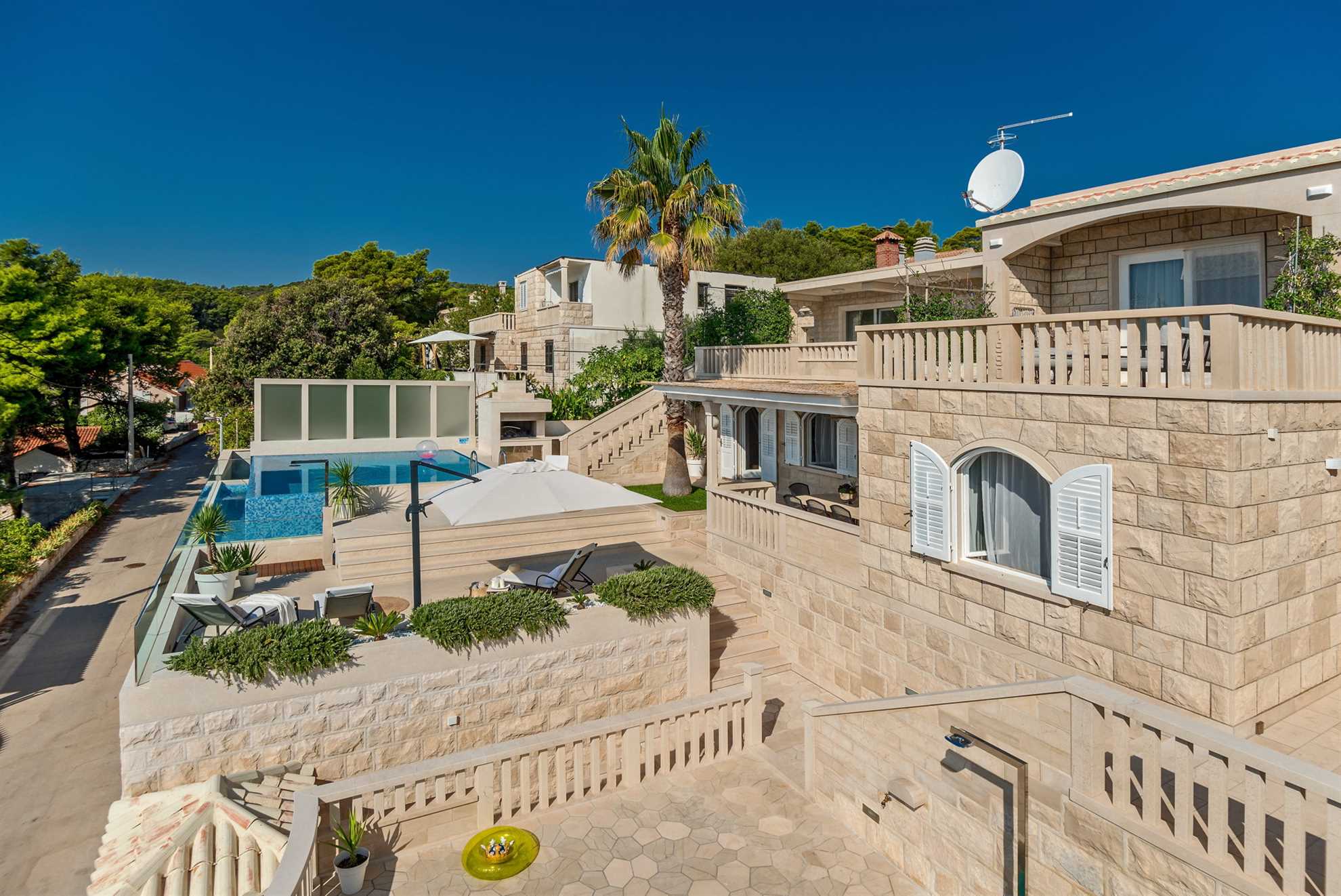 Villa Maritime with Infinity Pool