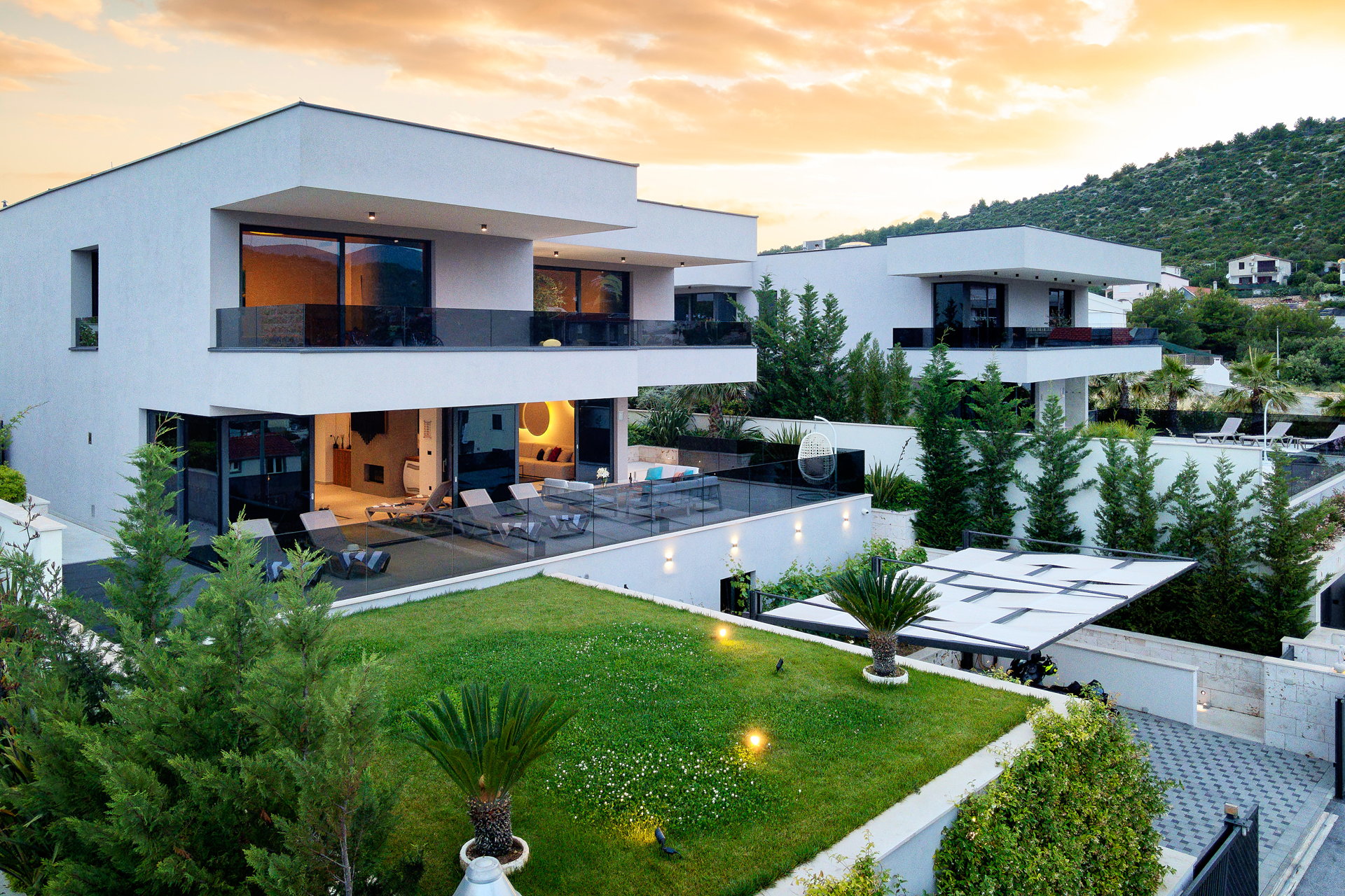 Luxury Villa Posh Cherry with Pool