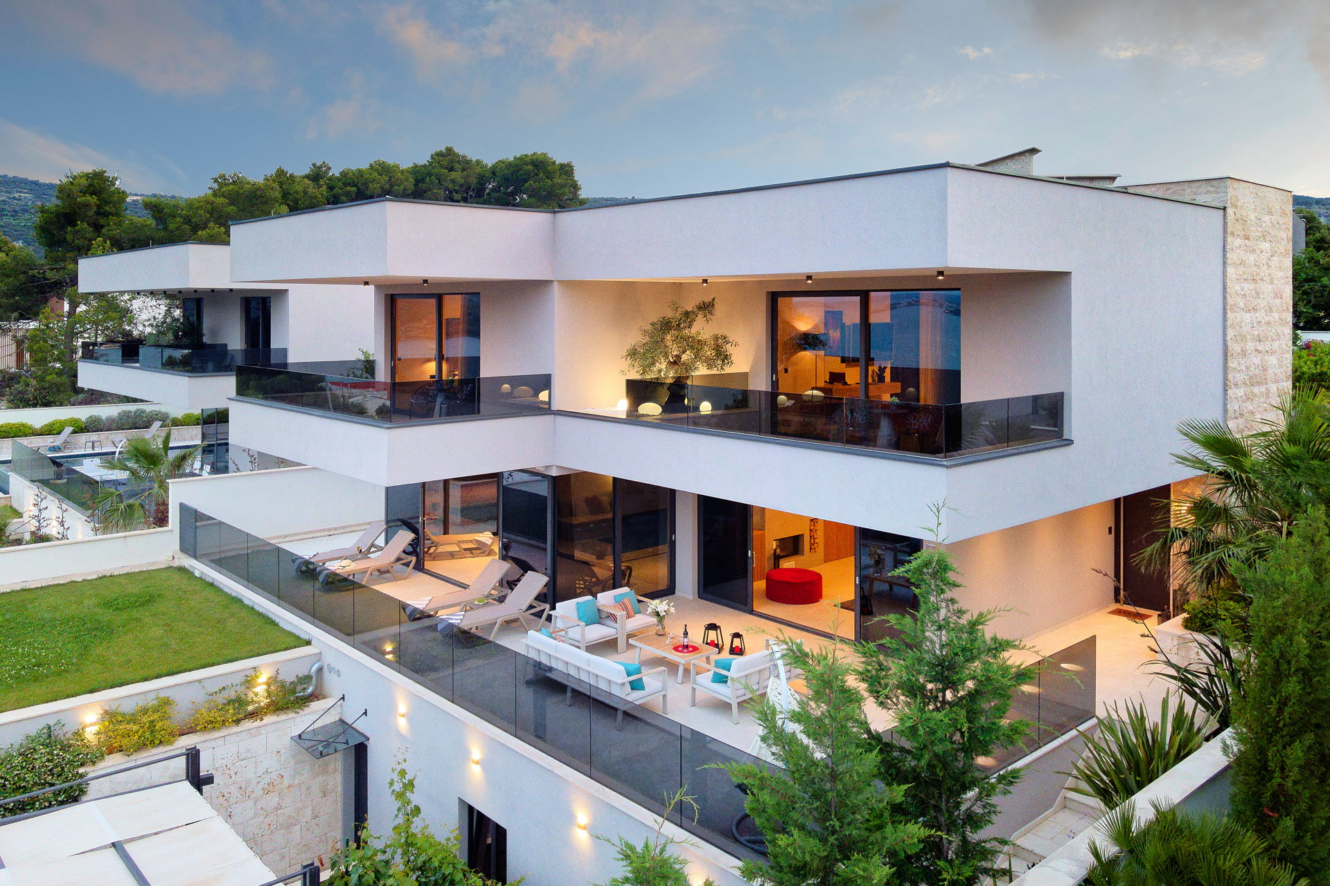 Luxury Villa Posh Cherry with Pool