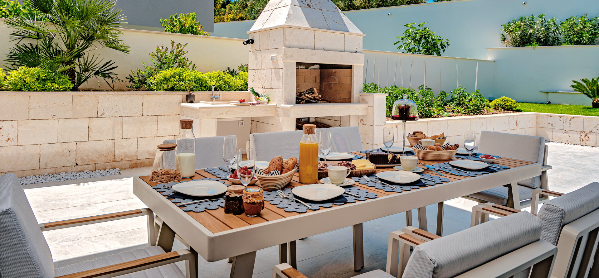 Luxury Villa Posh Cherry with Pool
