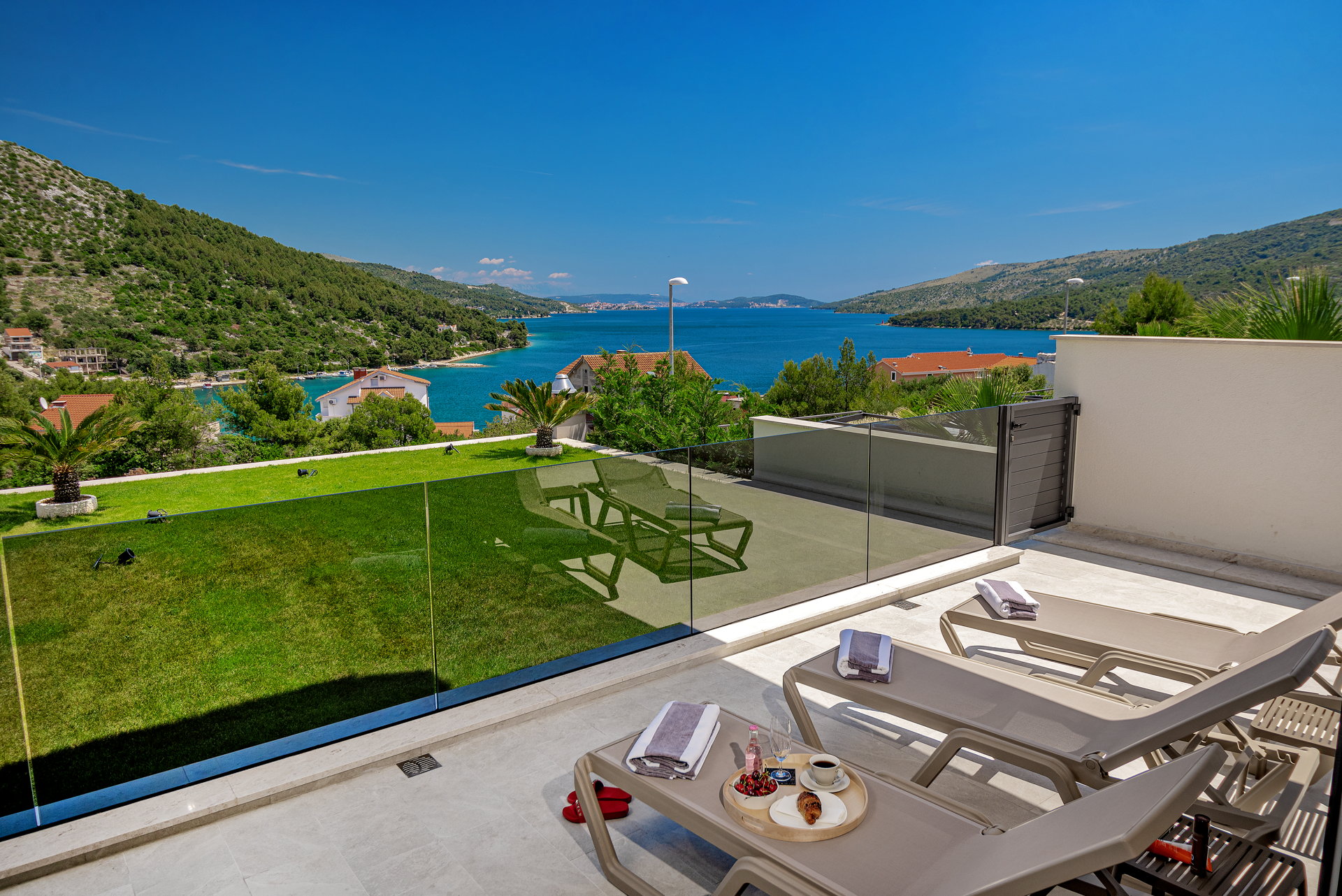 Luxury Villa Posh Cherry with Pool