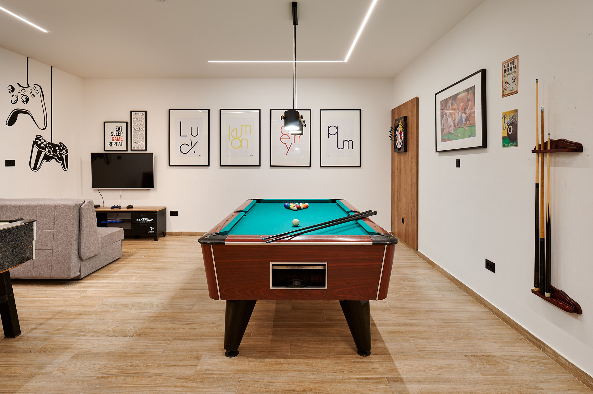 Luxury Villa Posh Cherry with Pool