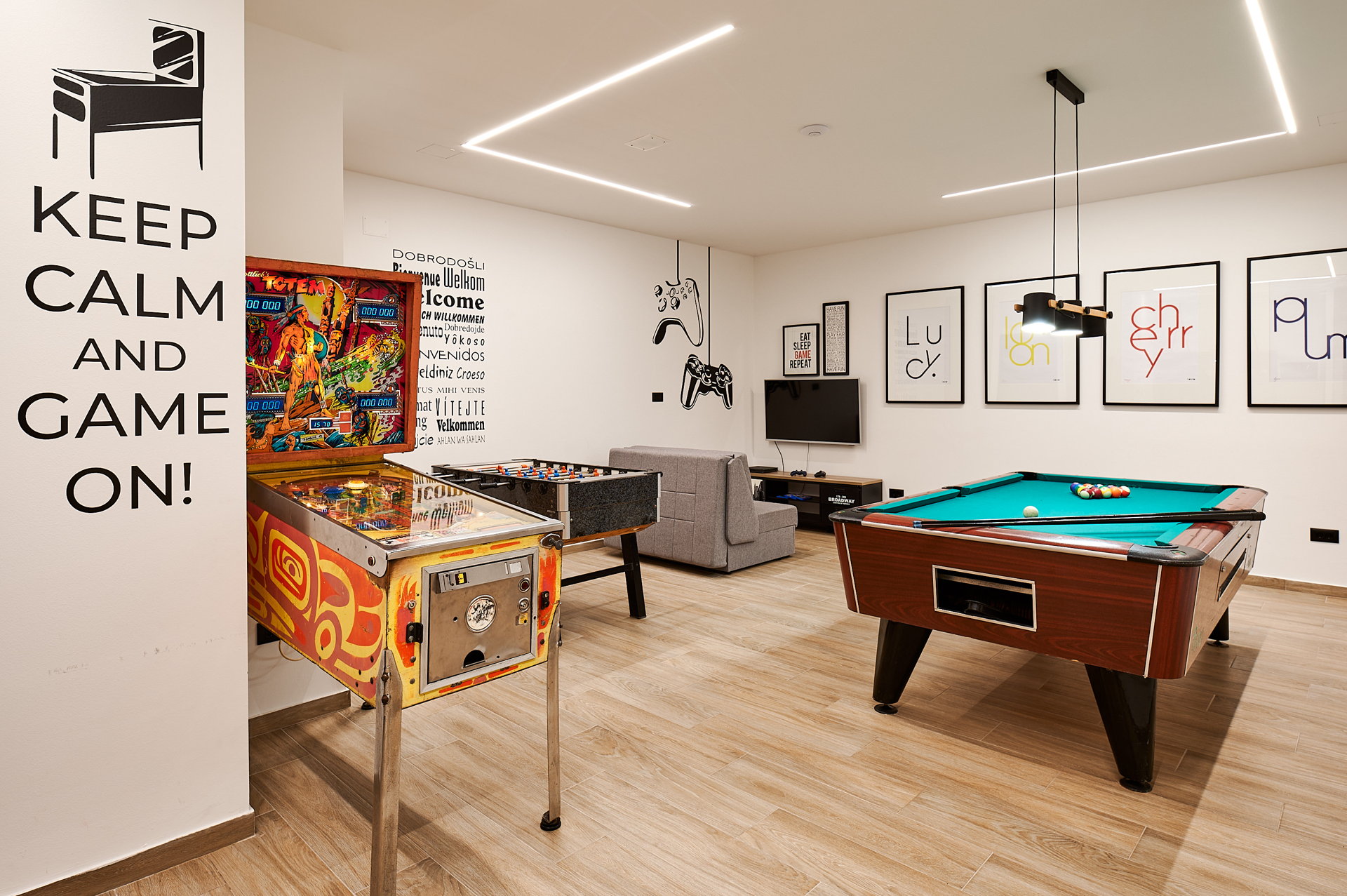 Luxury Villa Posh Cherry with Pool