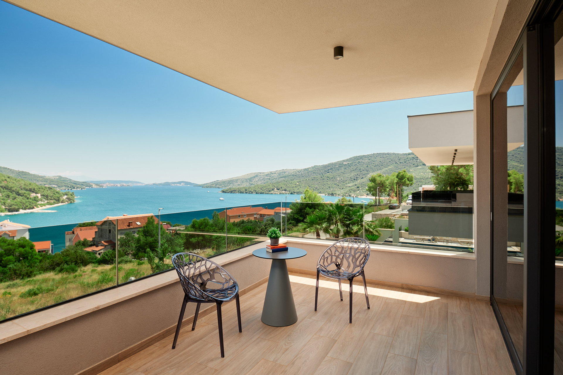 Luxury Villa Posh Cherry with Pool