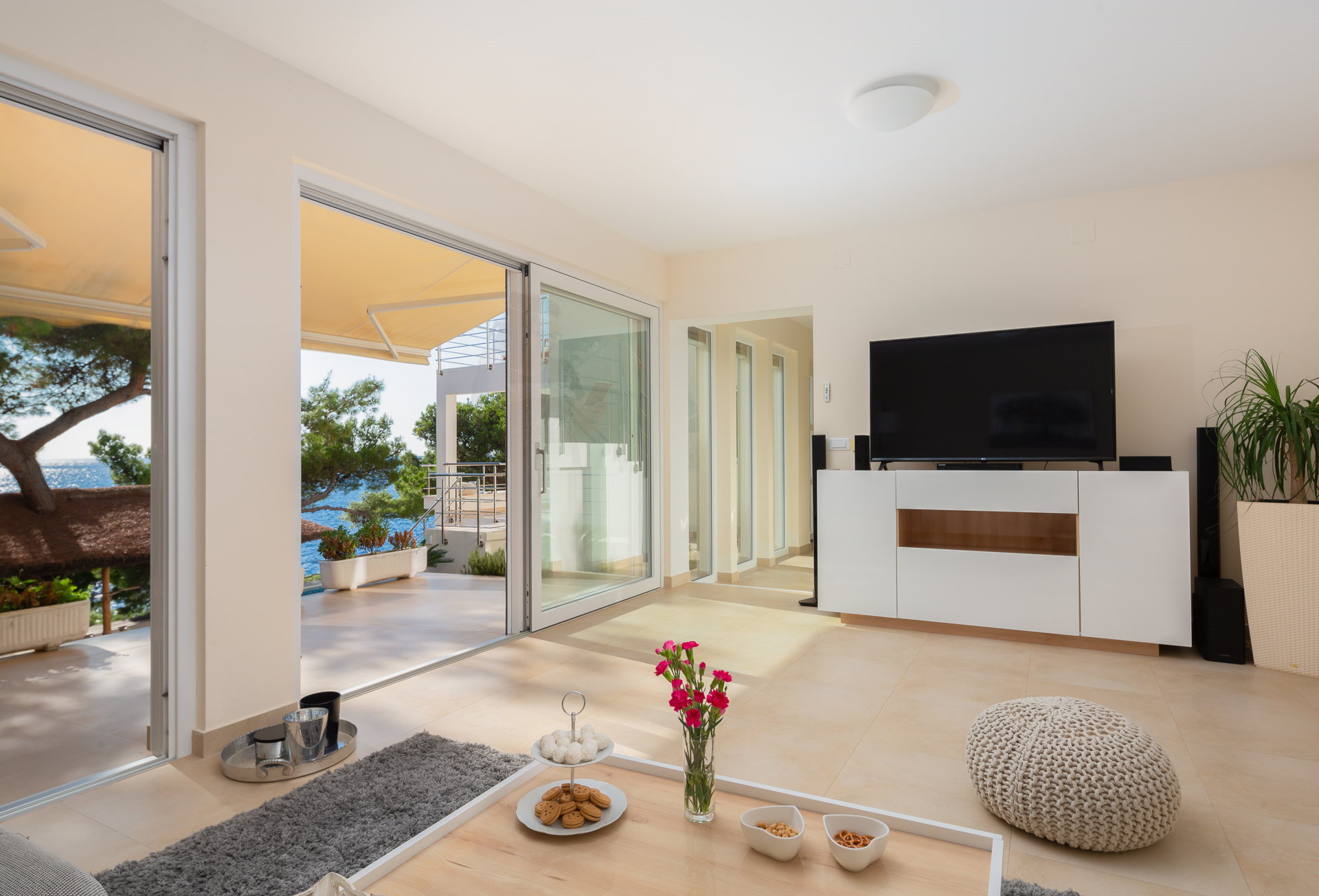 Beachfront Villa Allegria with Pool
