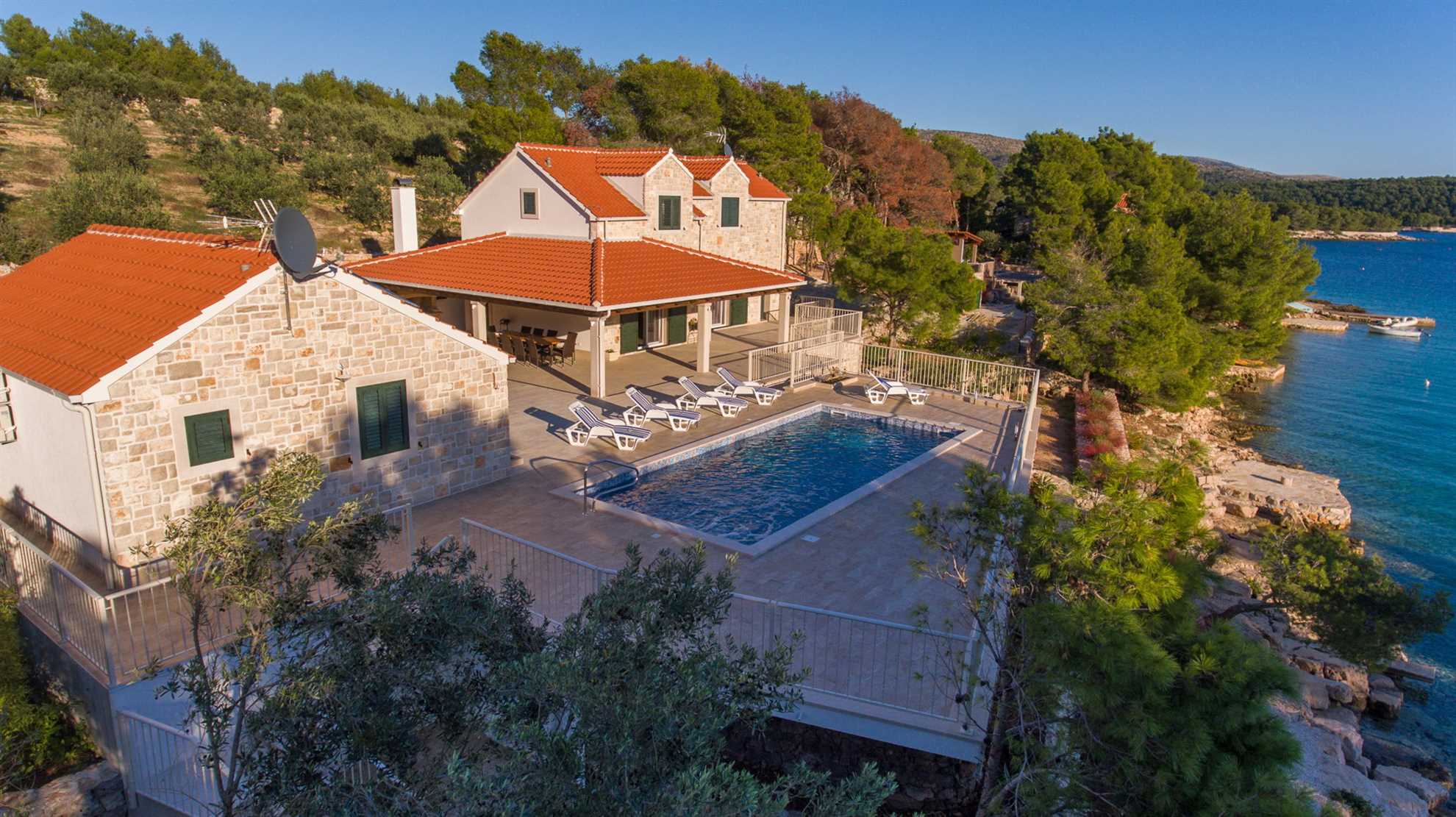 Villa Island Star with Pool