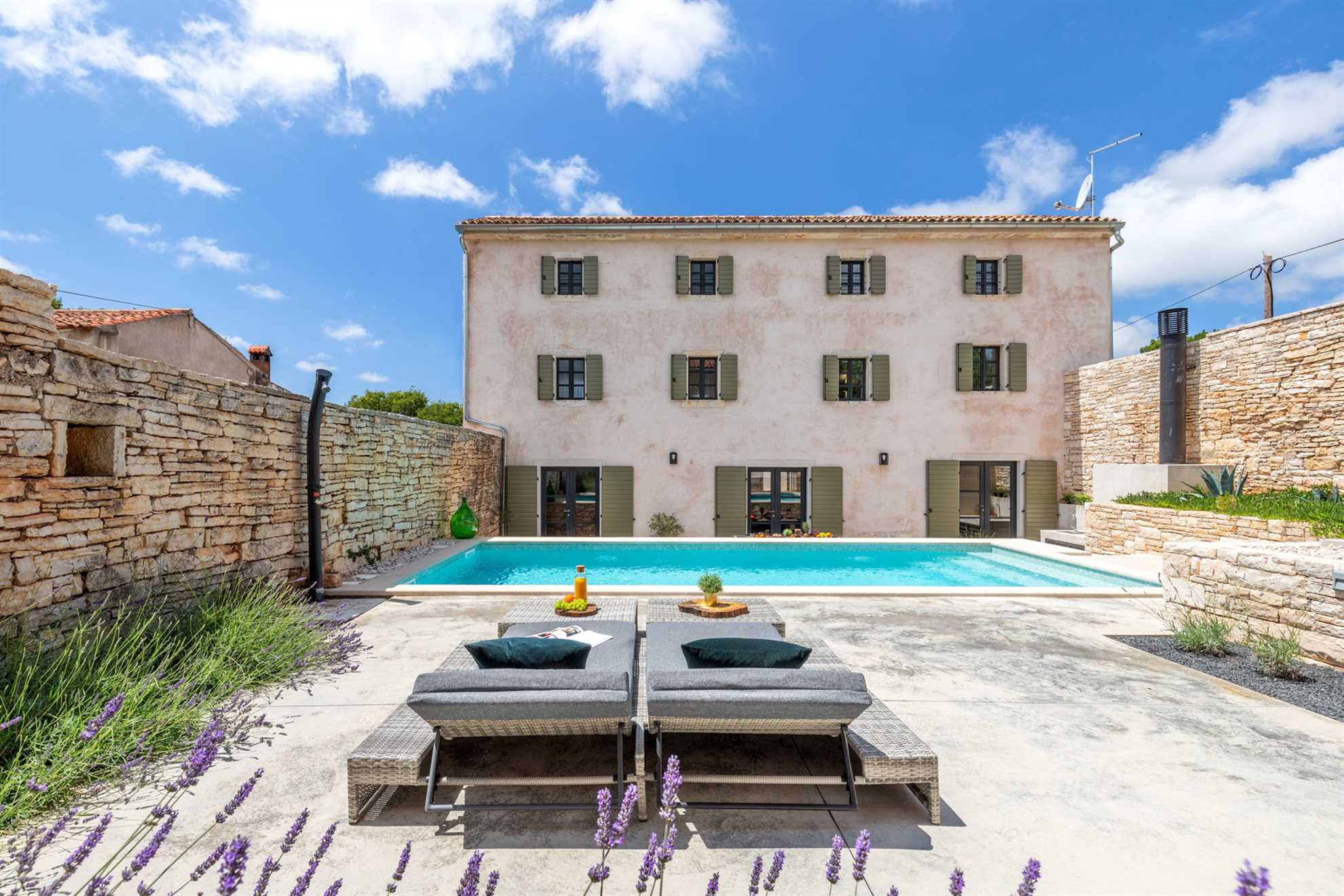Villa Ferna with Pool