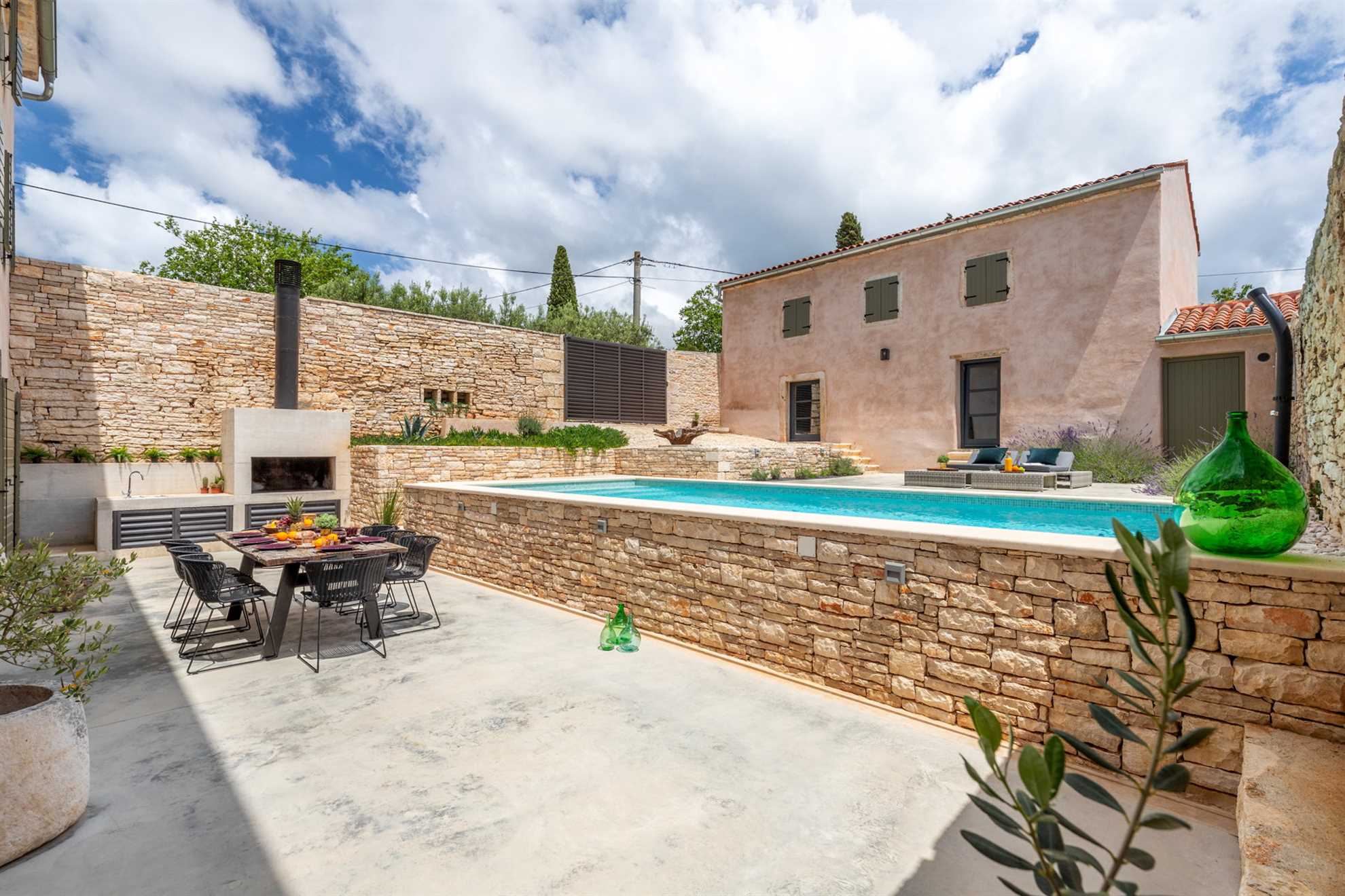 Villa Ferna with Pool