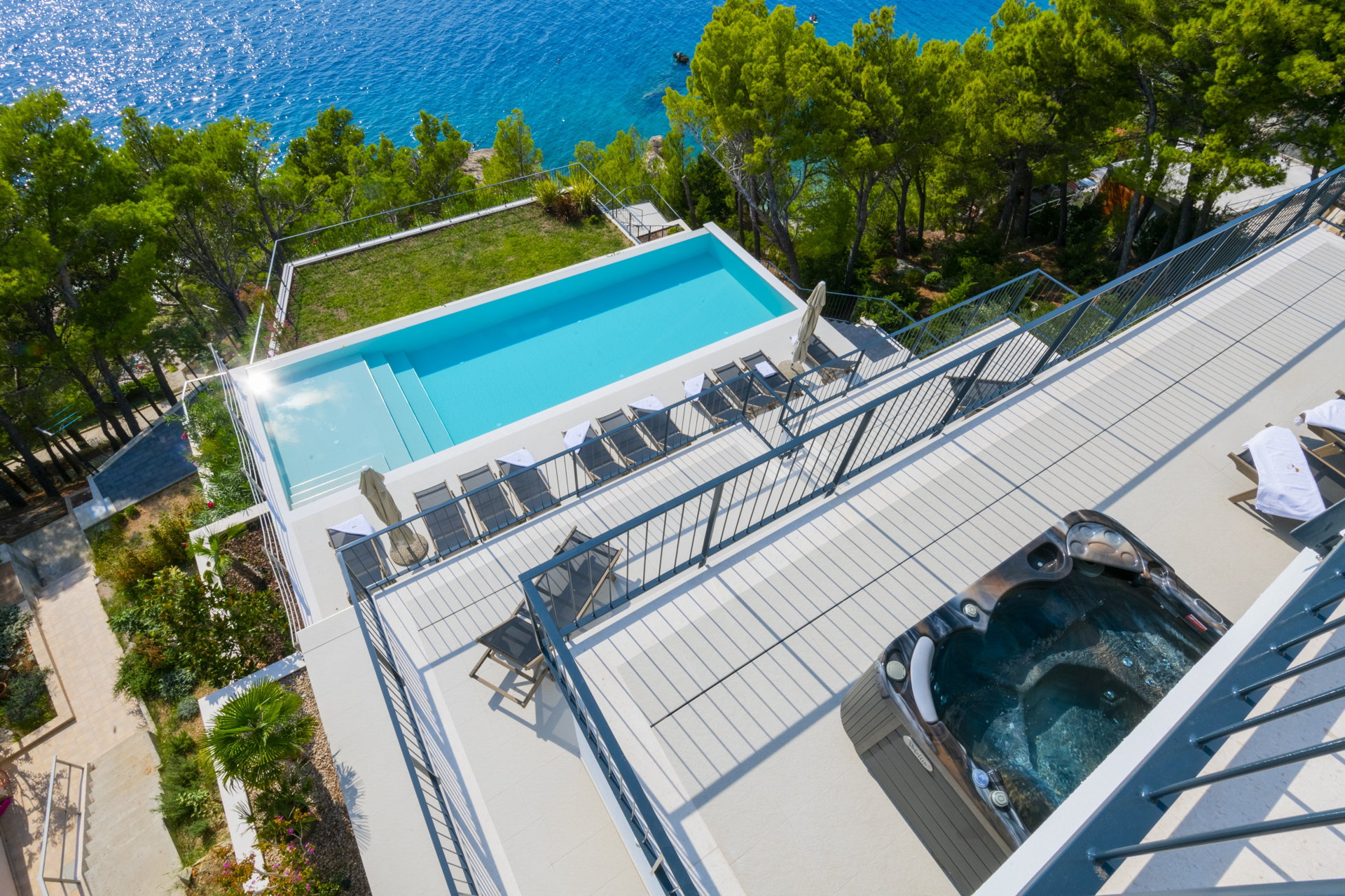 Villa Azul Grande with Heated Pool