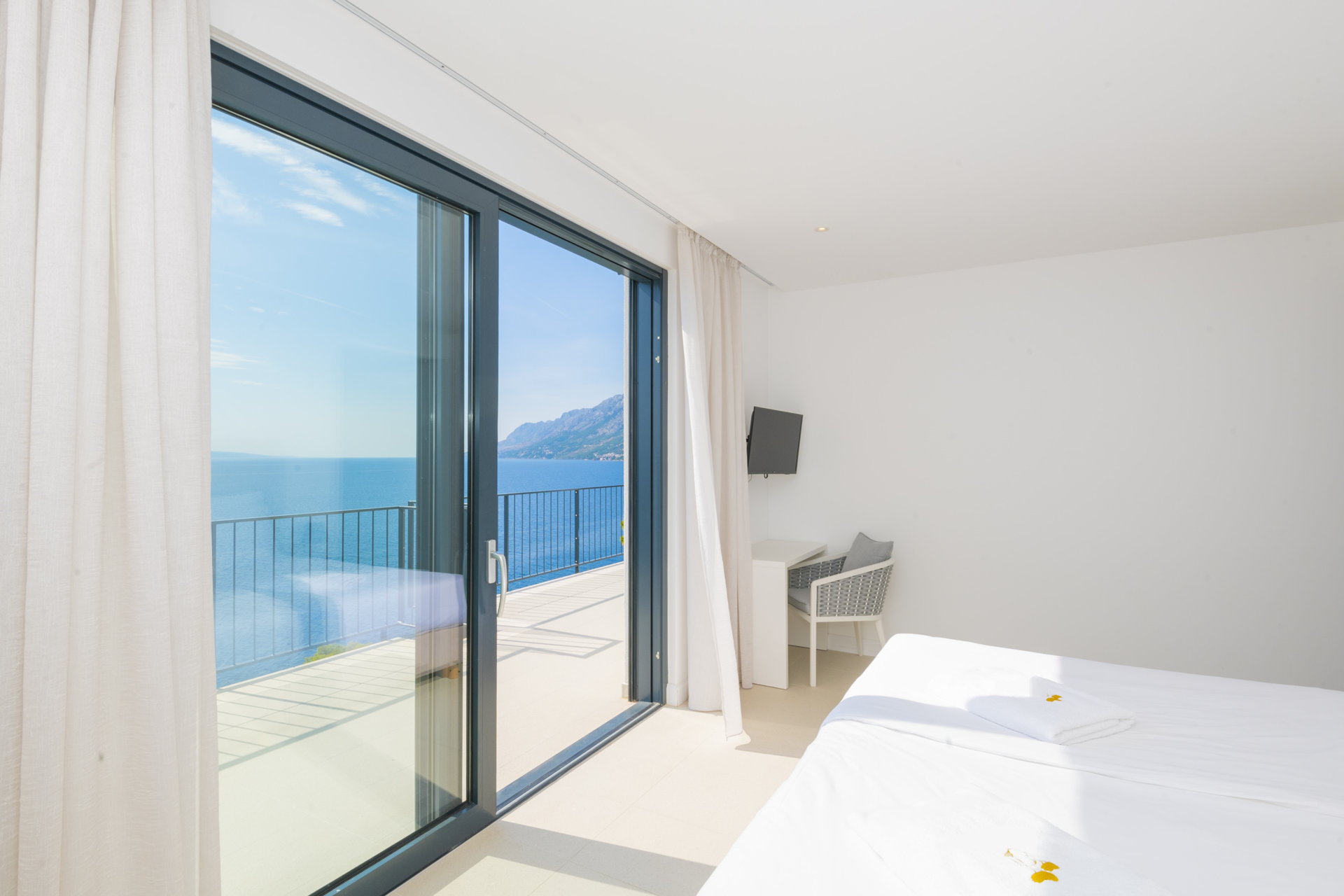 Villa Azul Grande with Heated Pool