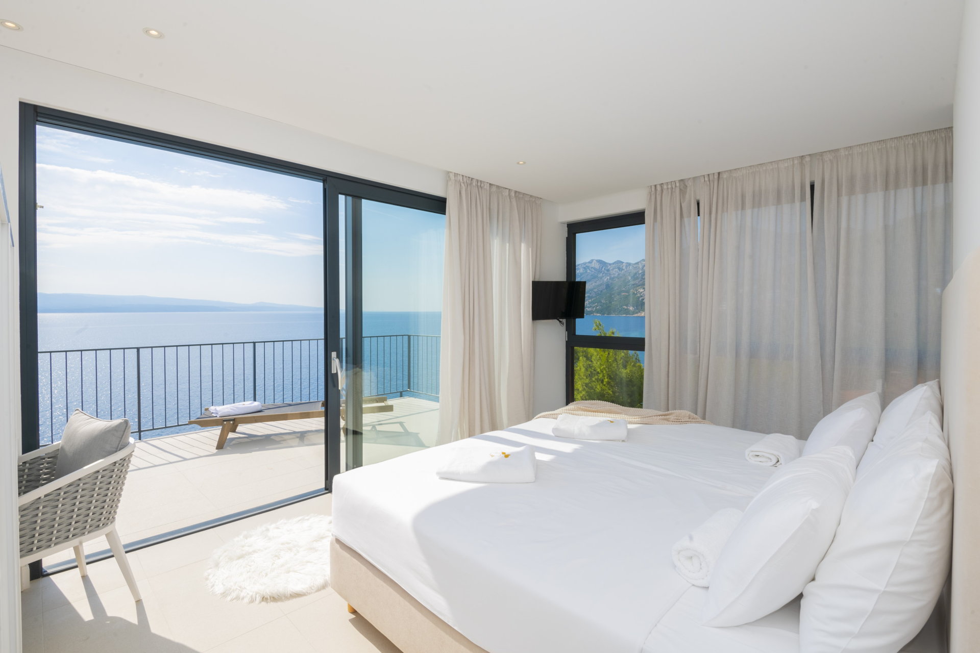 Villa Azul Grande with Heated Pool