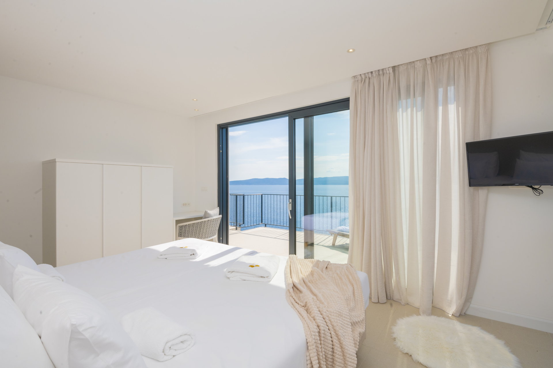 Villa Azul Grande with Heated Pool