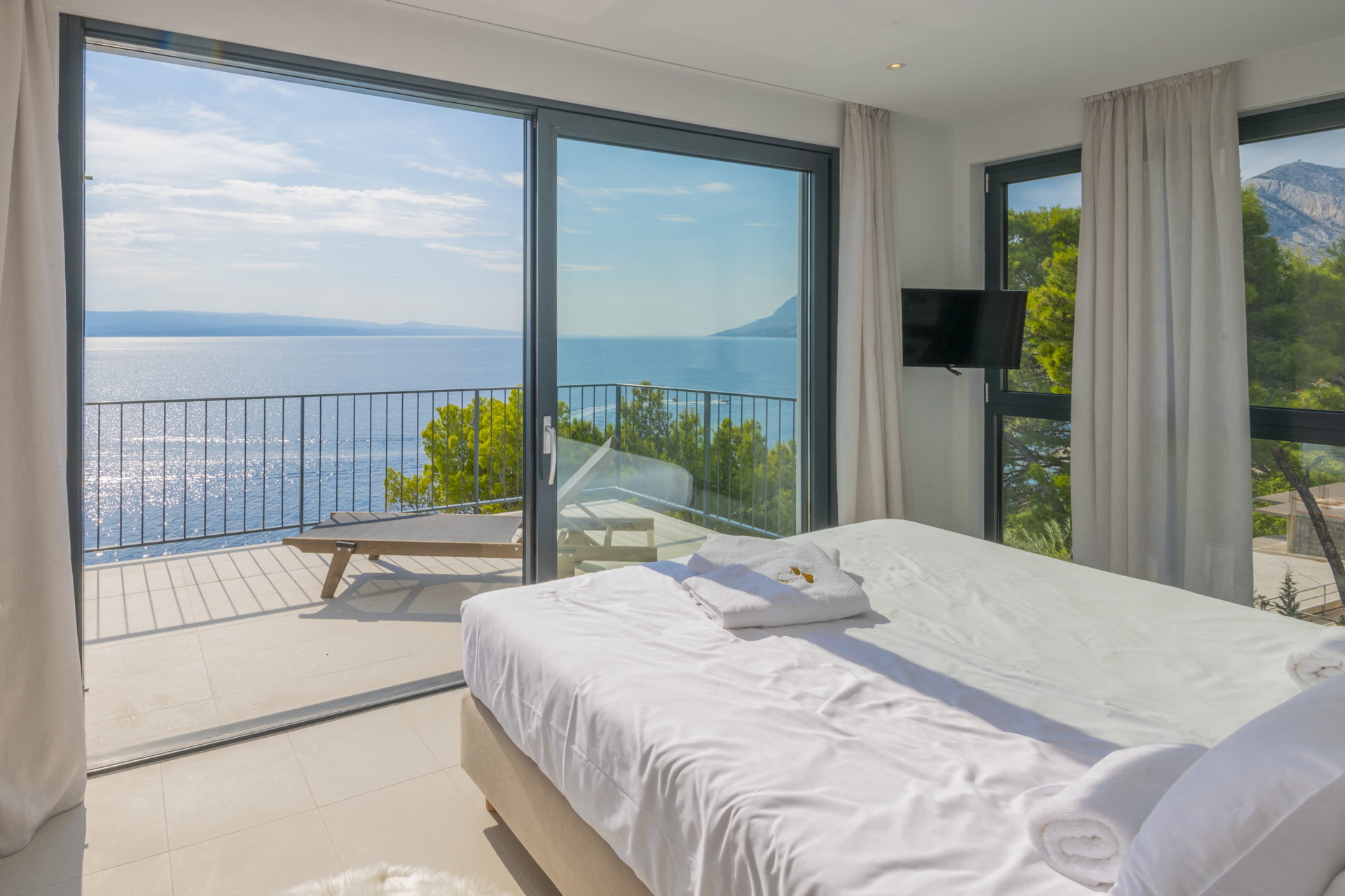 Villa Azul Grande with Heated Pool