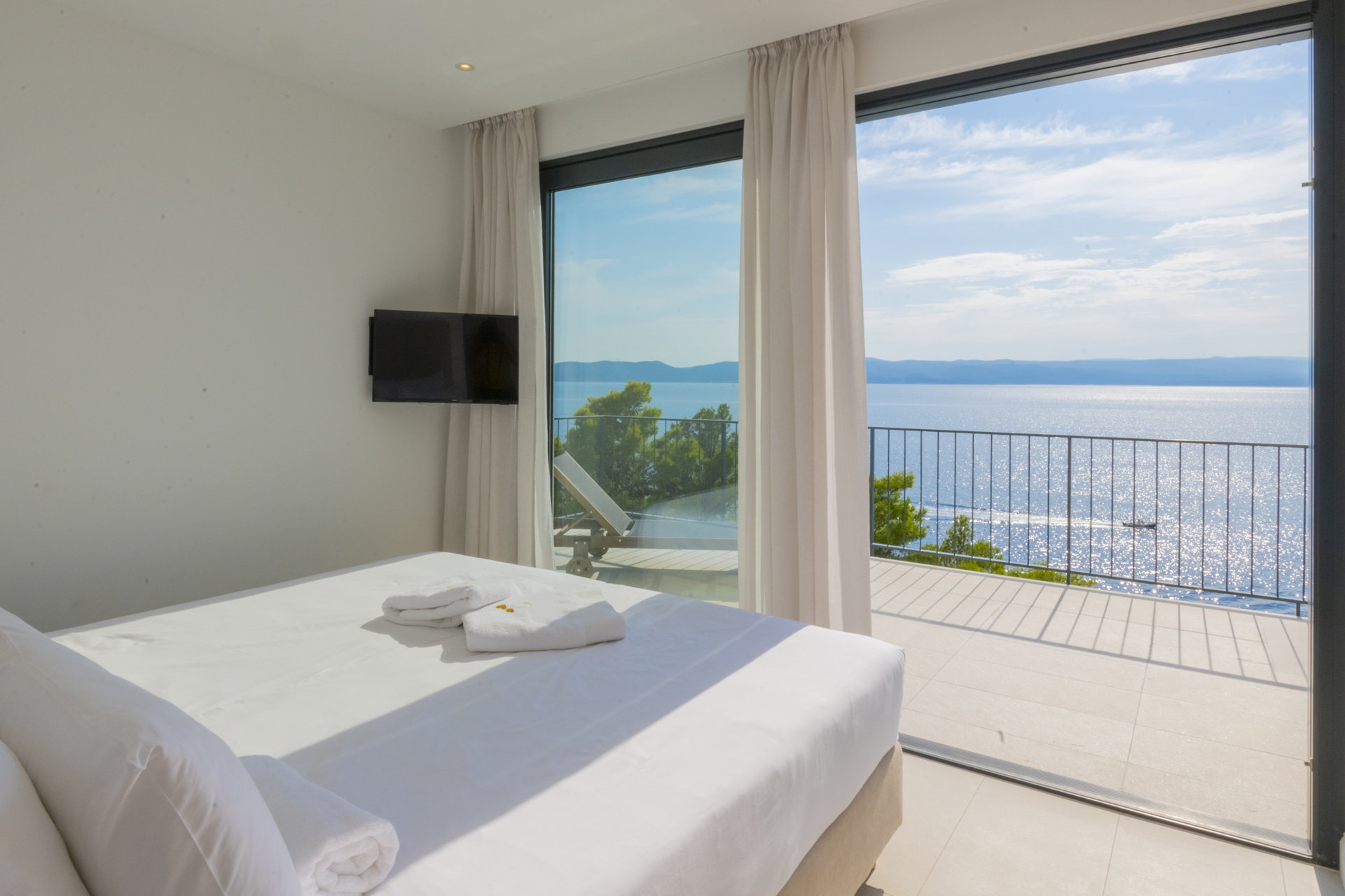 Villa Azul Grande with Heated Pool