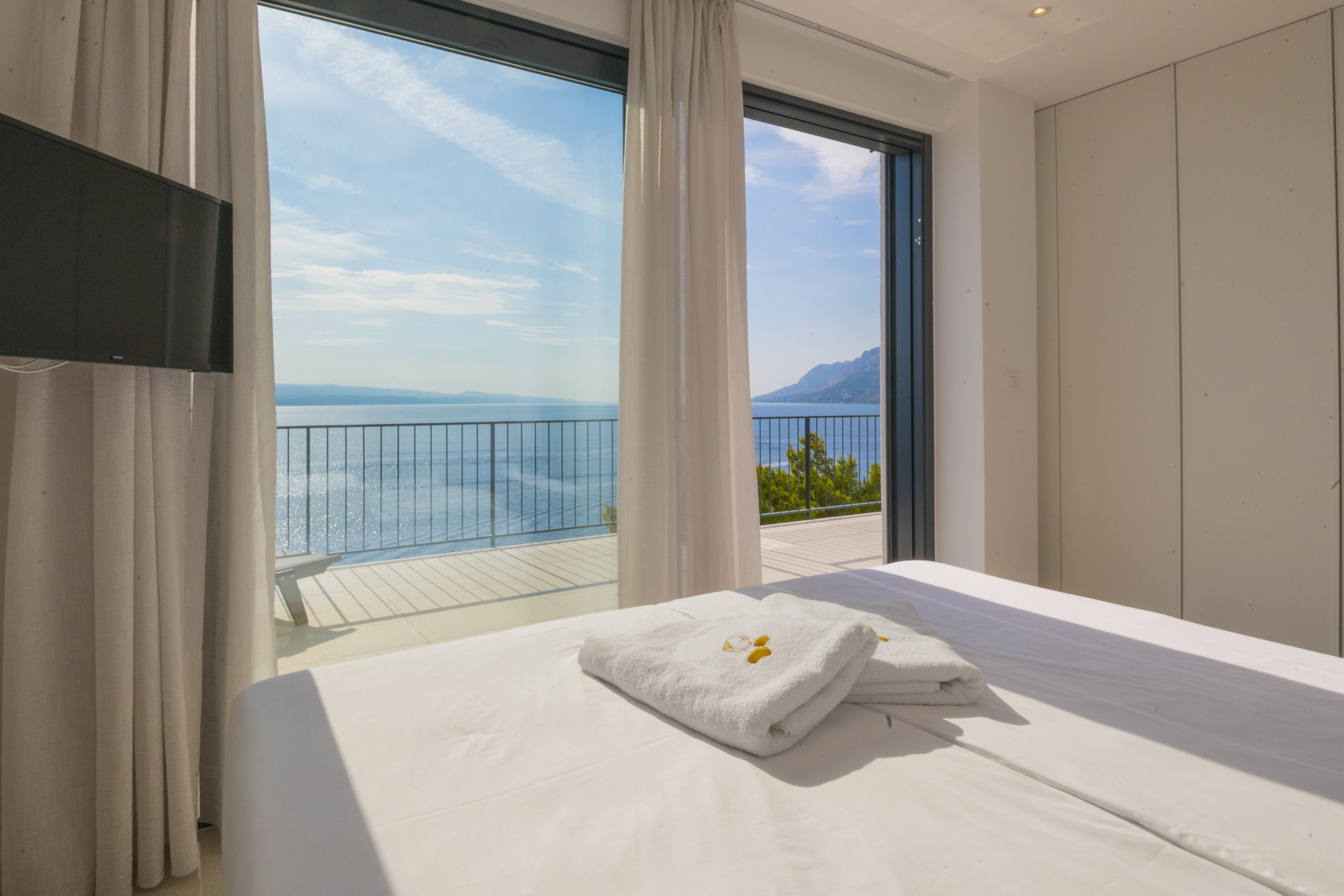 Villa Azul Grande with Heated Pool