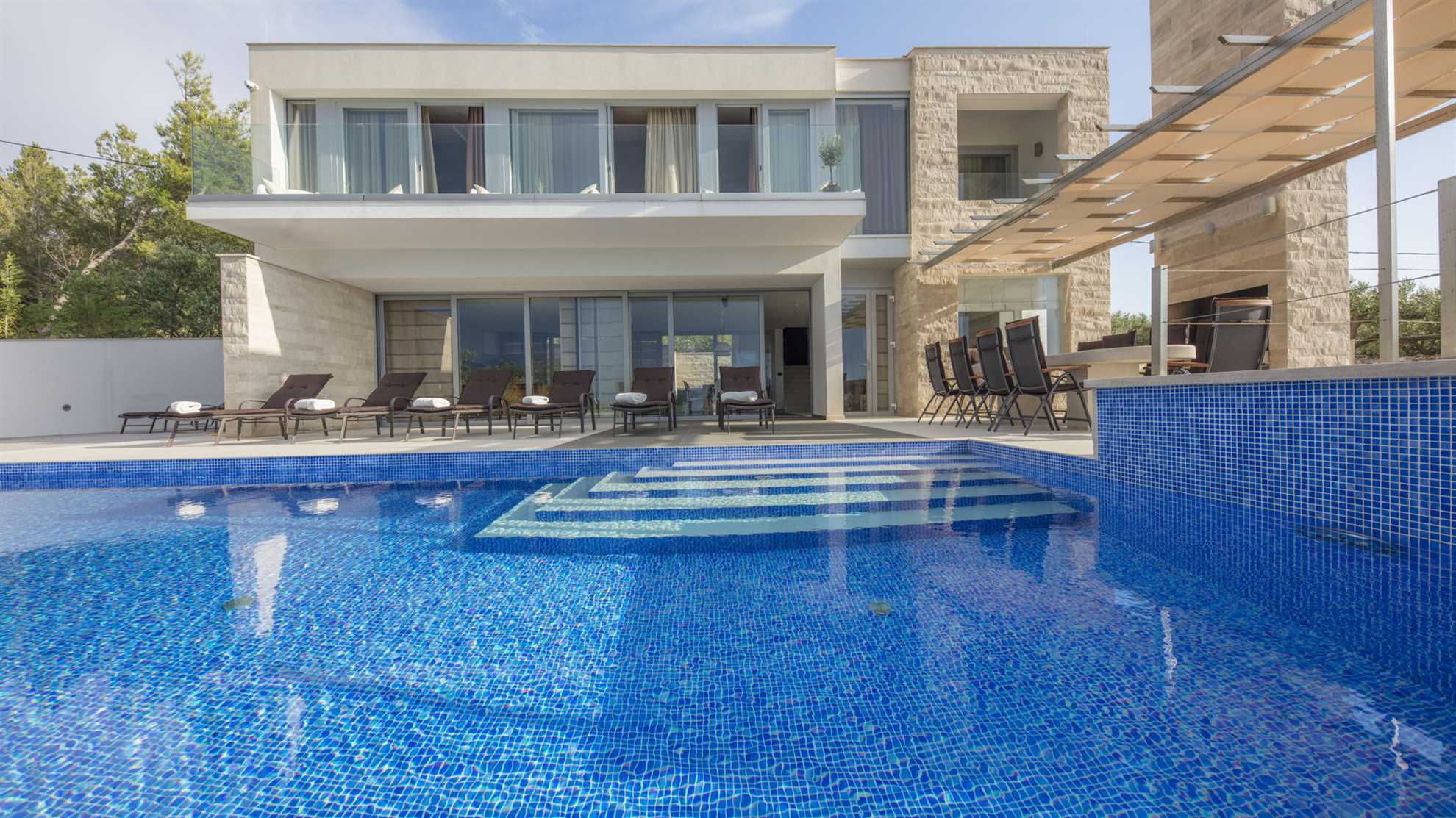 Luxury Villa Spectrum with Heated Pool