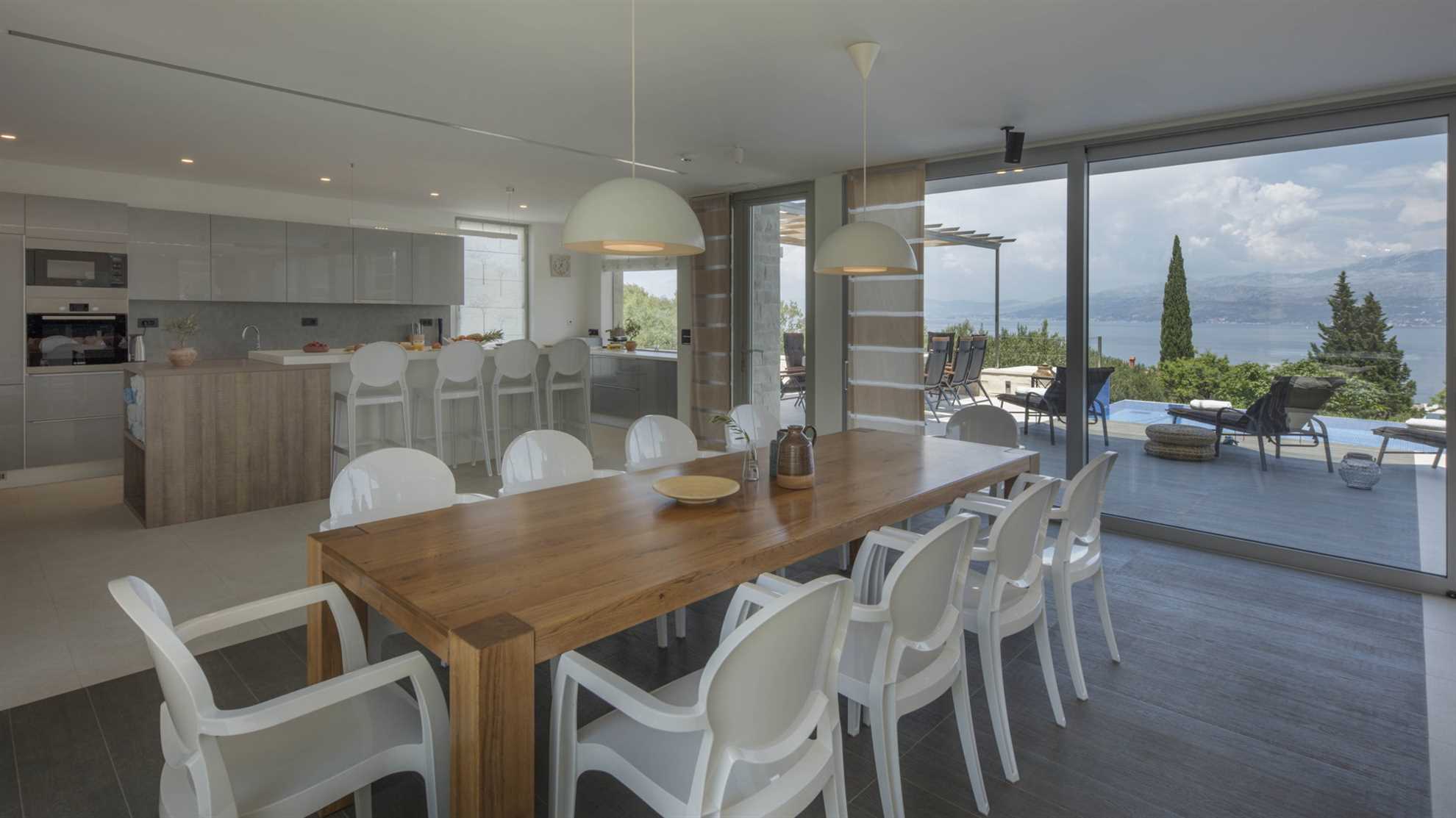 Luxury Villa Spectrum with Heated Pool