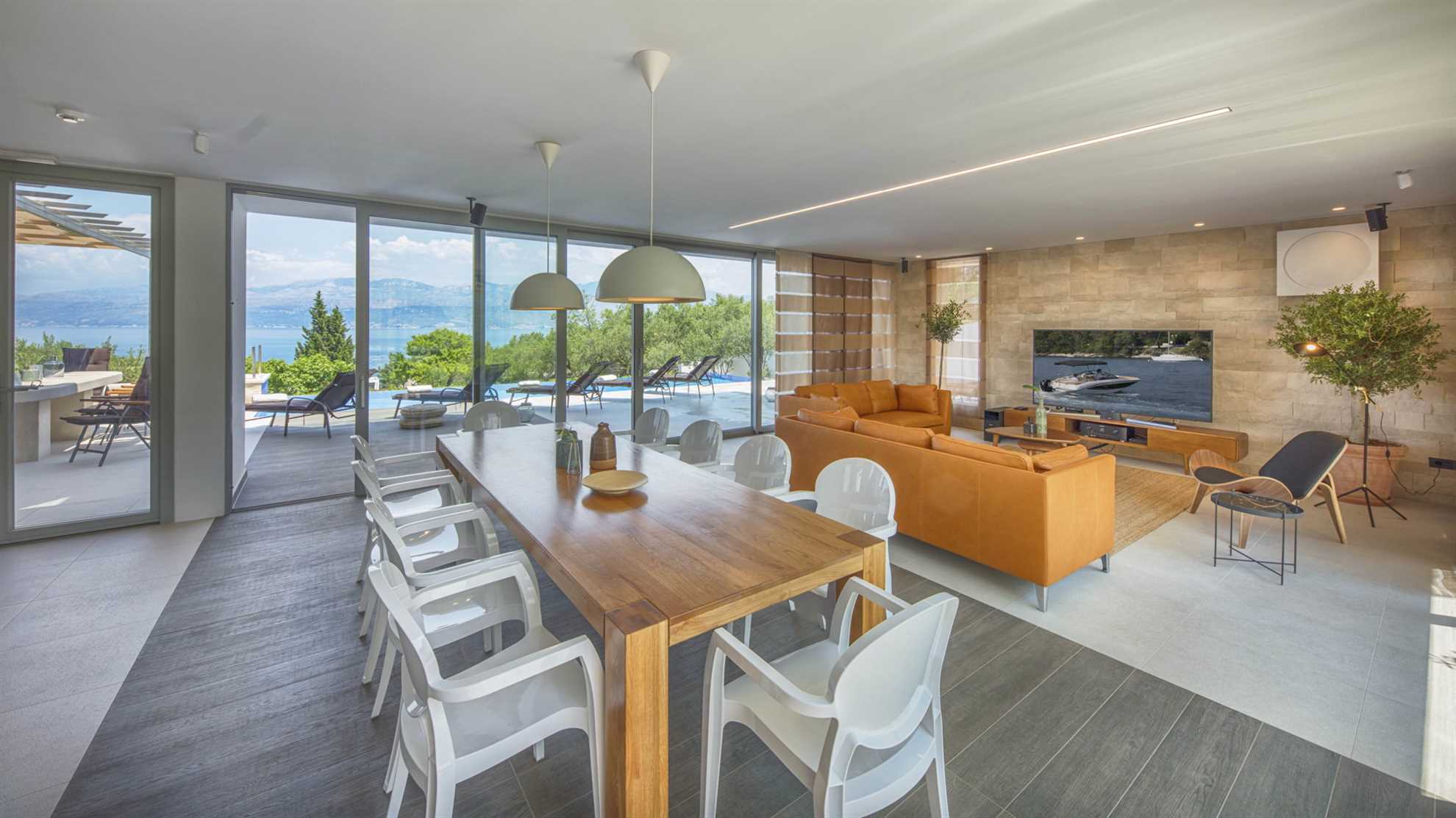 Luxury Villa Spectrum with Heated Pool