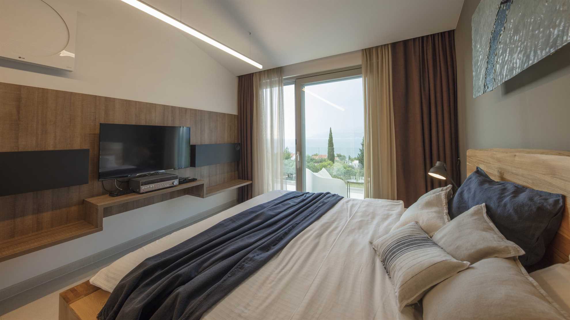 Luxury Villa Spectrum with Heated Pool