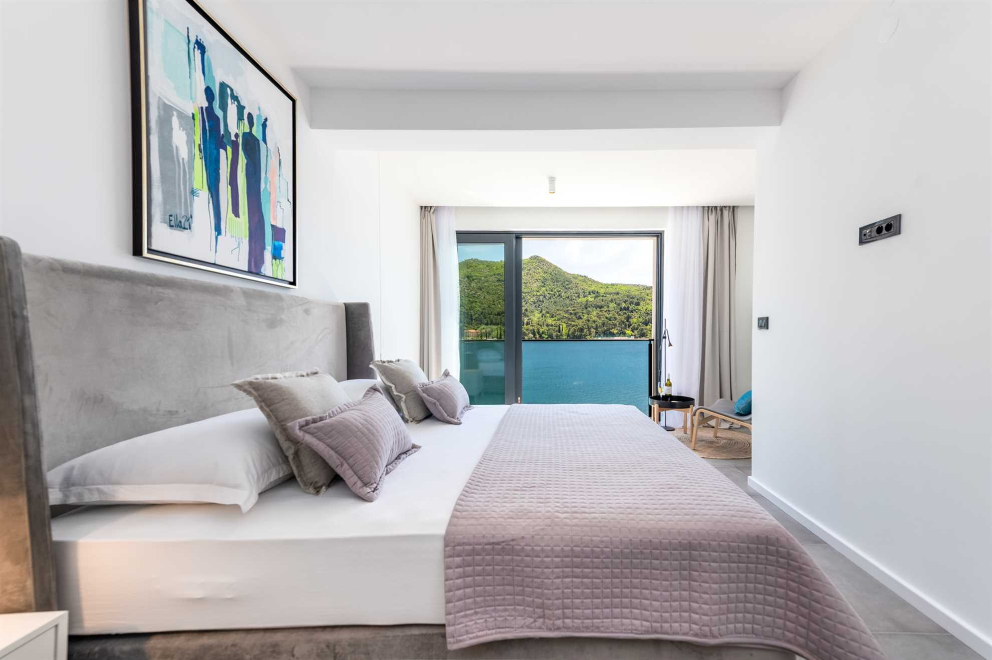 Beachfront Villa Ultimata with Pool