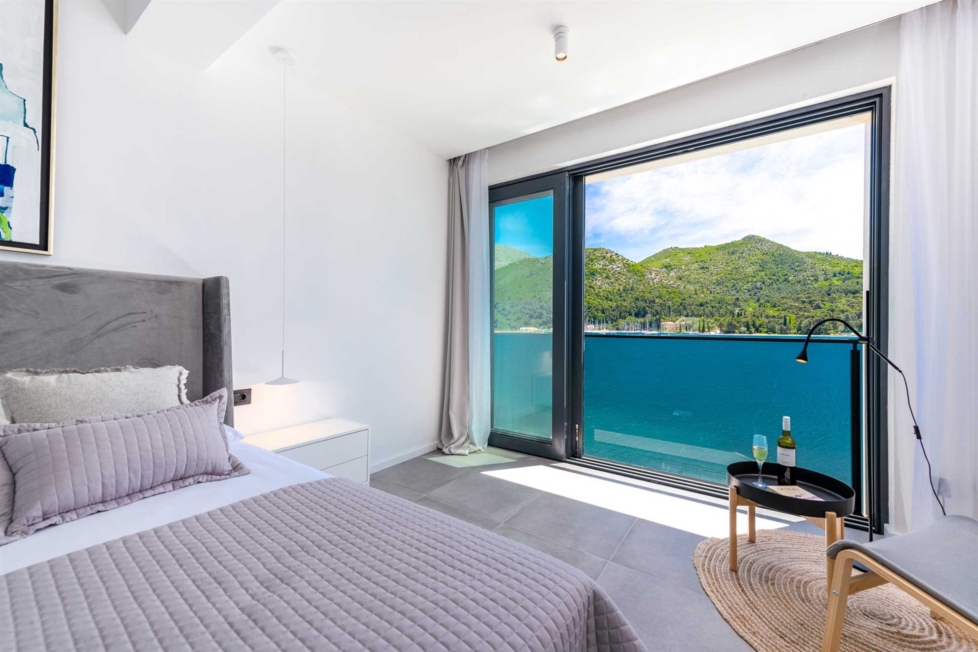 Beachfront Villa Ultimata with Pool