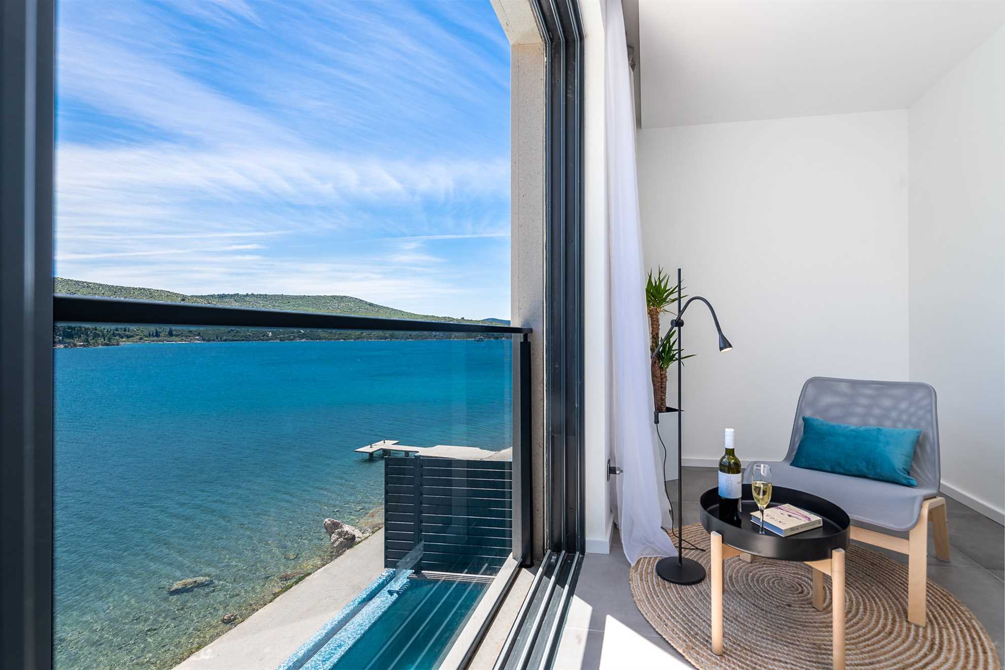 Beachfront Villa Ultimata with Pool