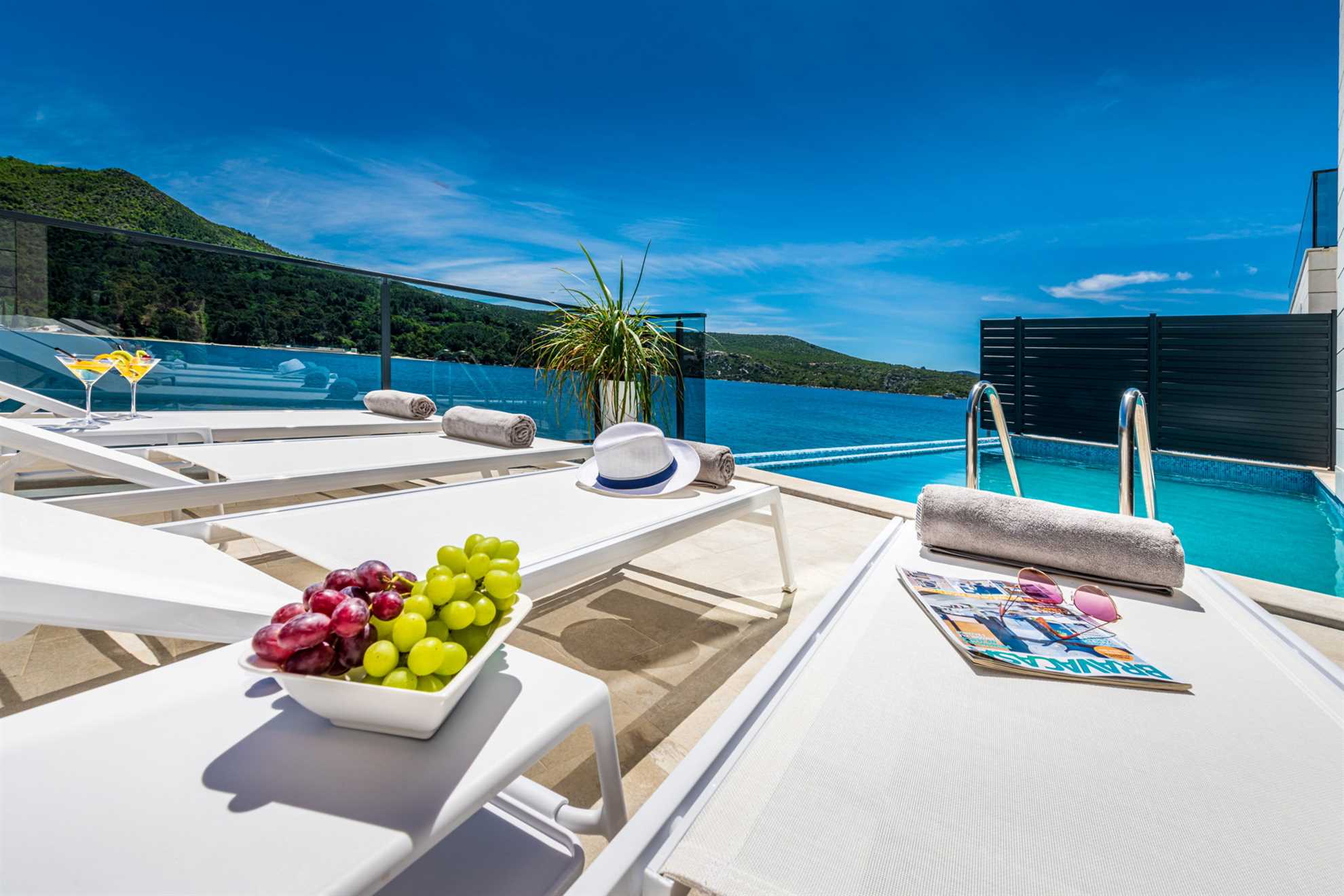Beachfront Villa Ultimata with Pool