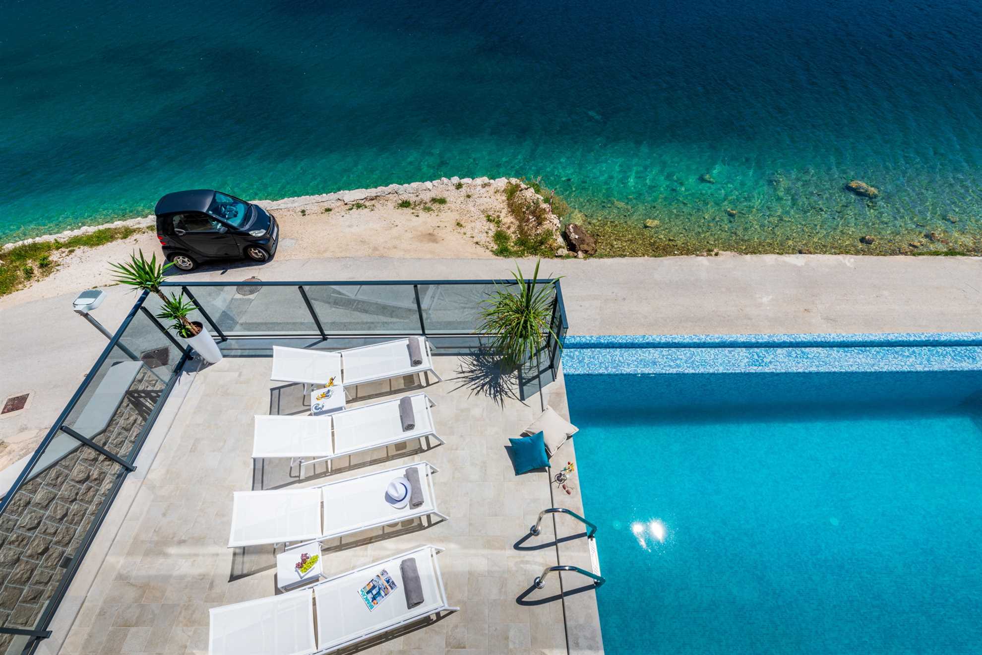 Beachfront Villa Ultimata with Pool