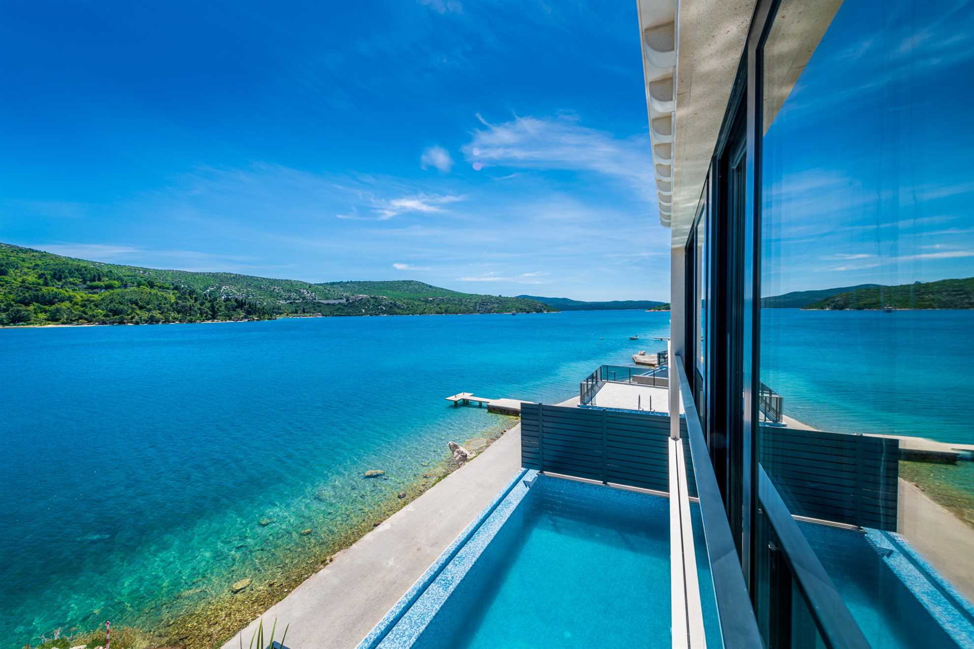 Beachfront Villa Ultimata with Pool